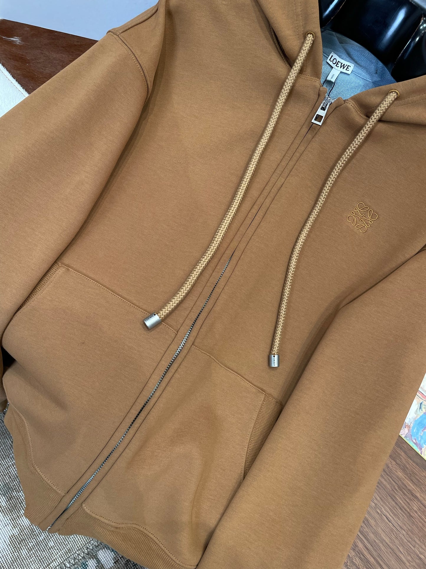 LOEW ZIP HOODIE
