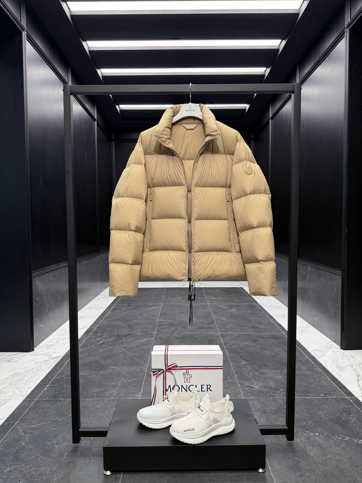 MONC TARN JACKET