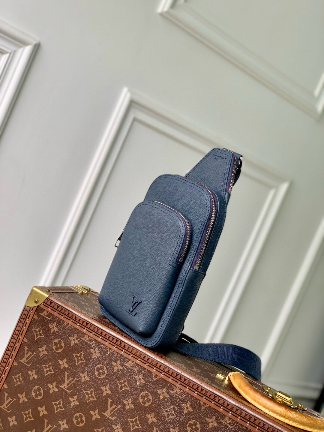 LOU AVENUE PM SLINGBAG