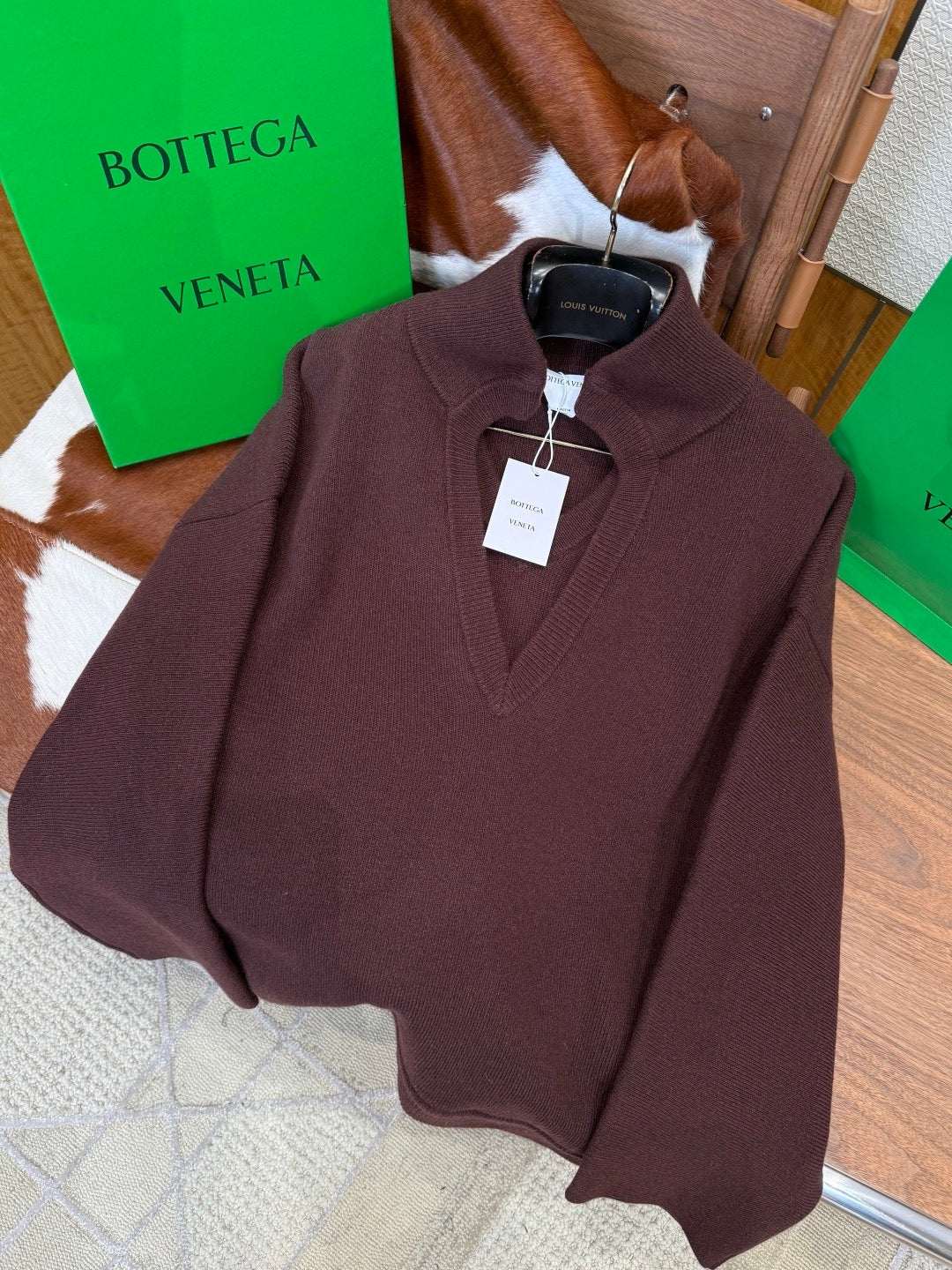 BOTT V JUMPER