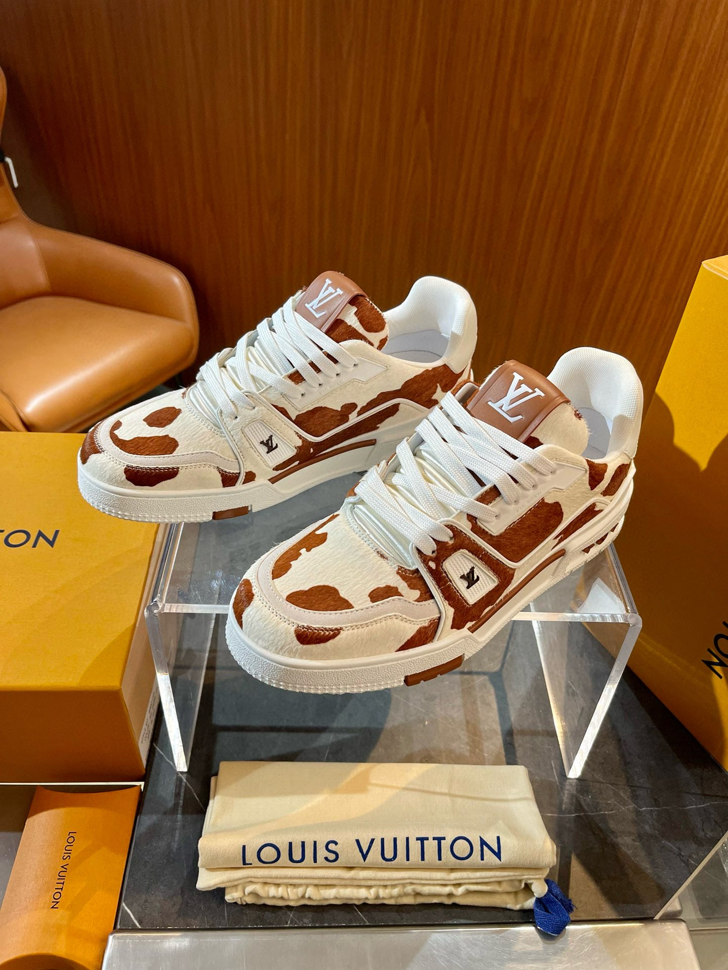 LOU TRAINERS