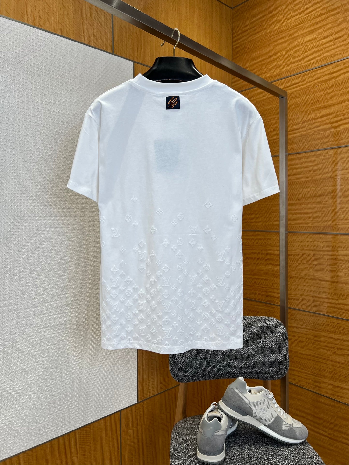 LOU T-SHIRT