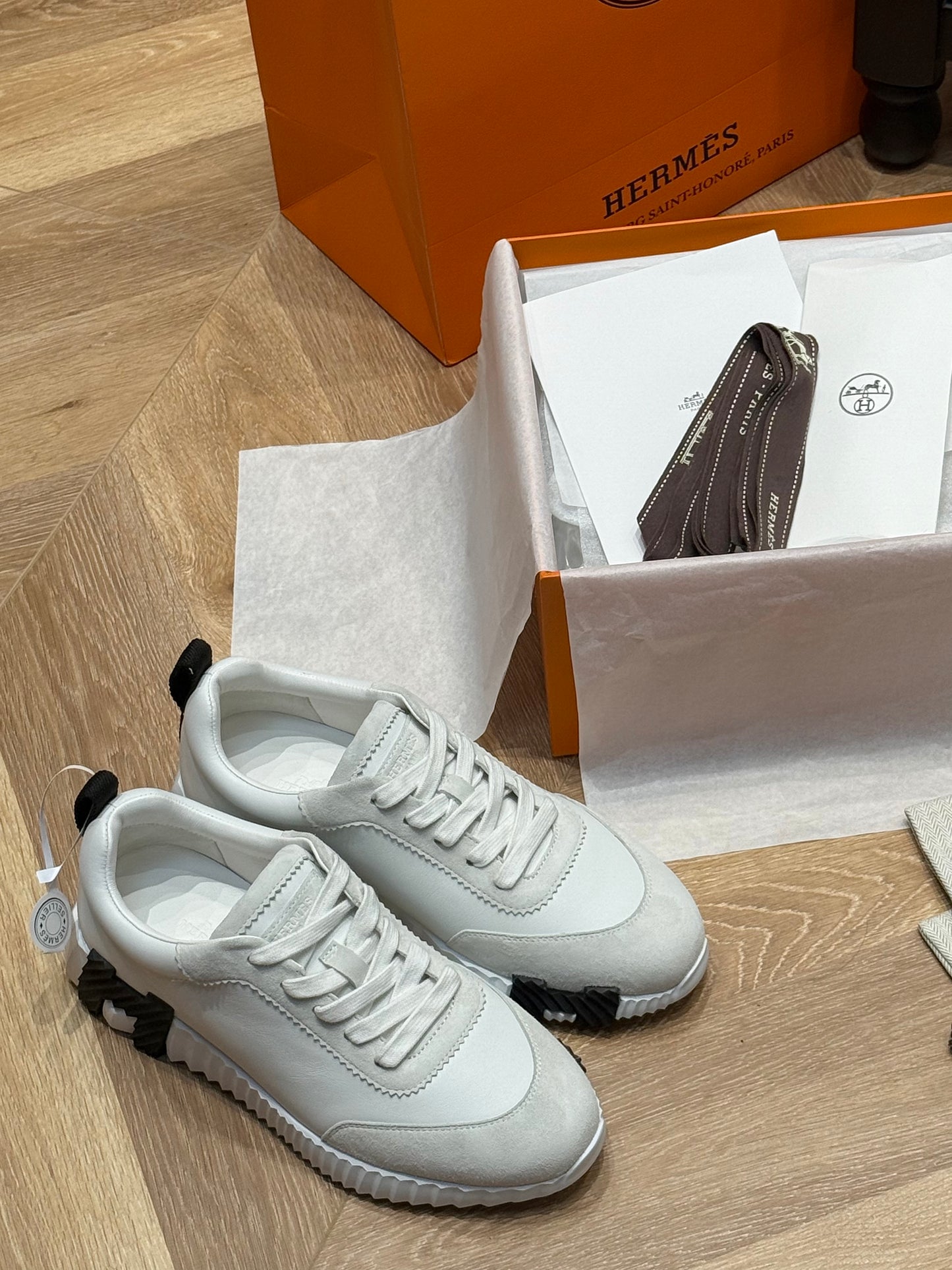 HERM BOUNCING SNEAKER