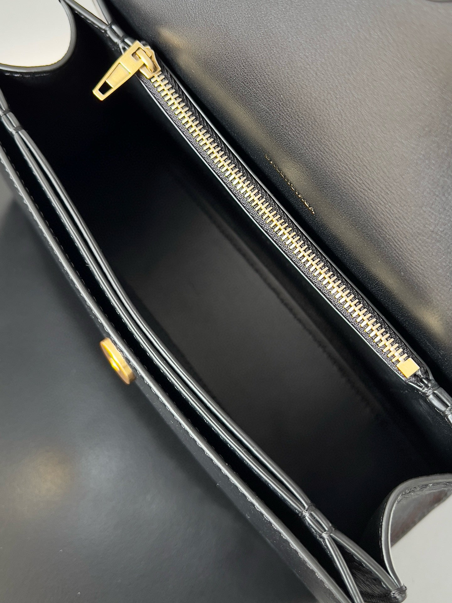BAL SMALL CRUSH BAG