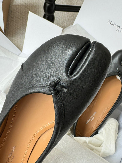 MAISON M TABI BALLET FLATS