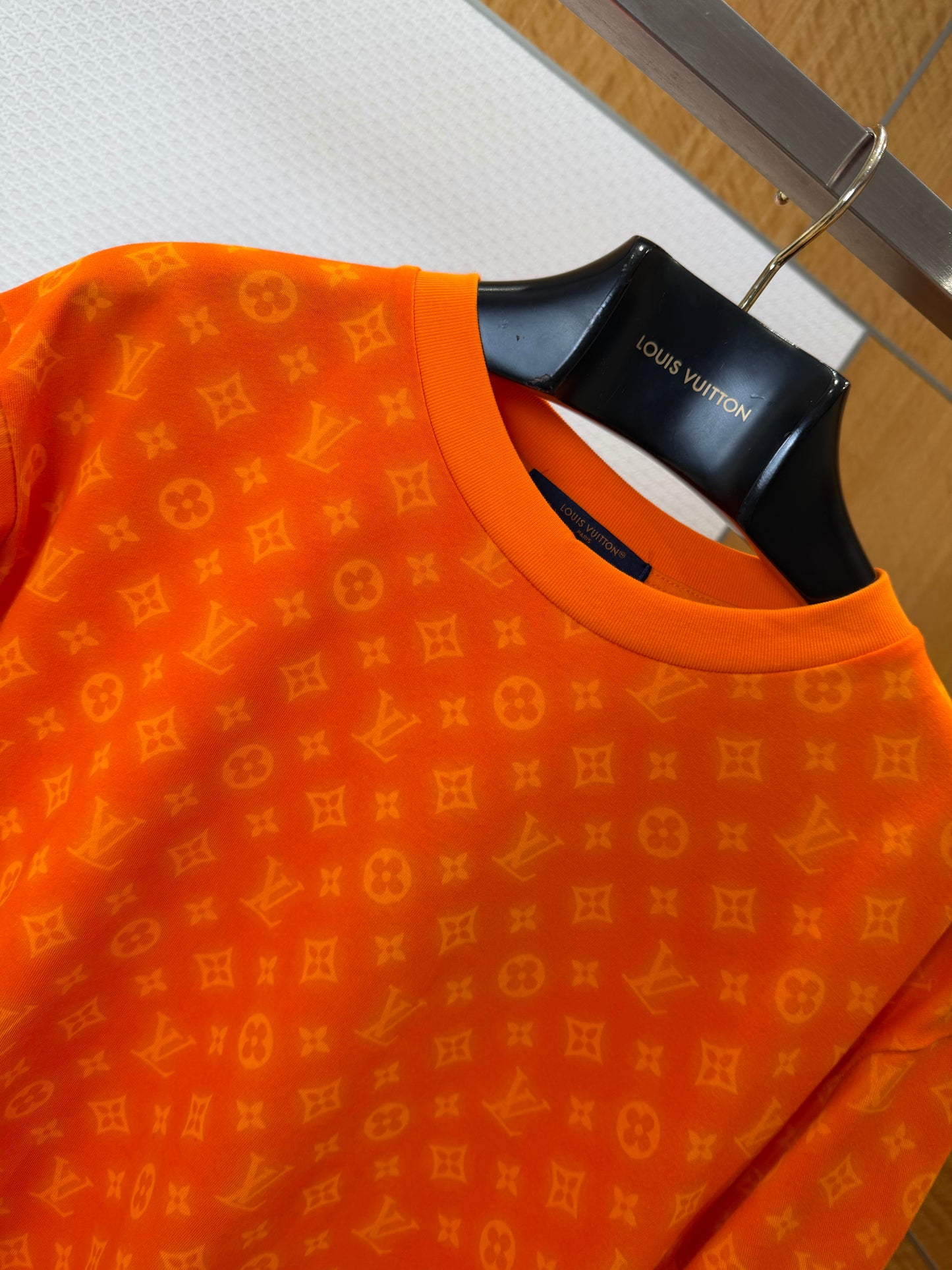 LOU T-SHIRT