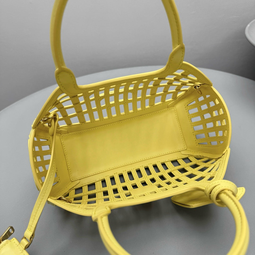 MIU M LEATHER BASKET BAG