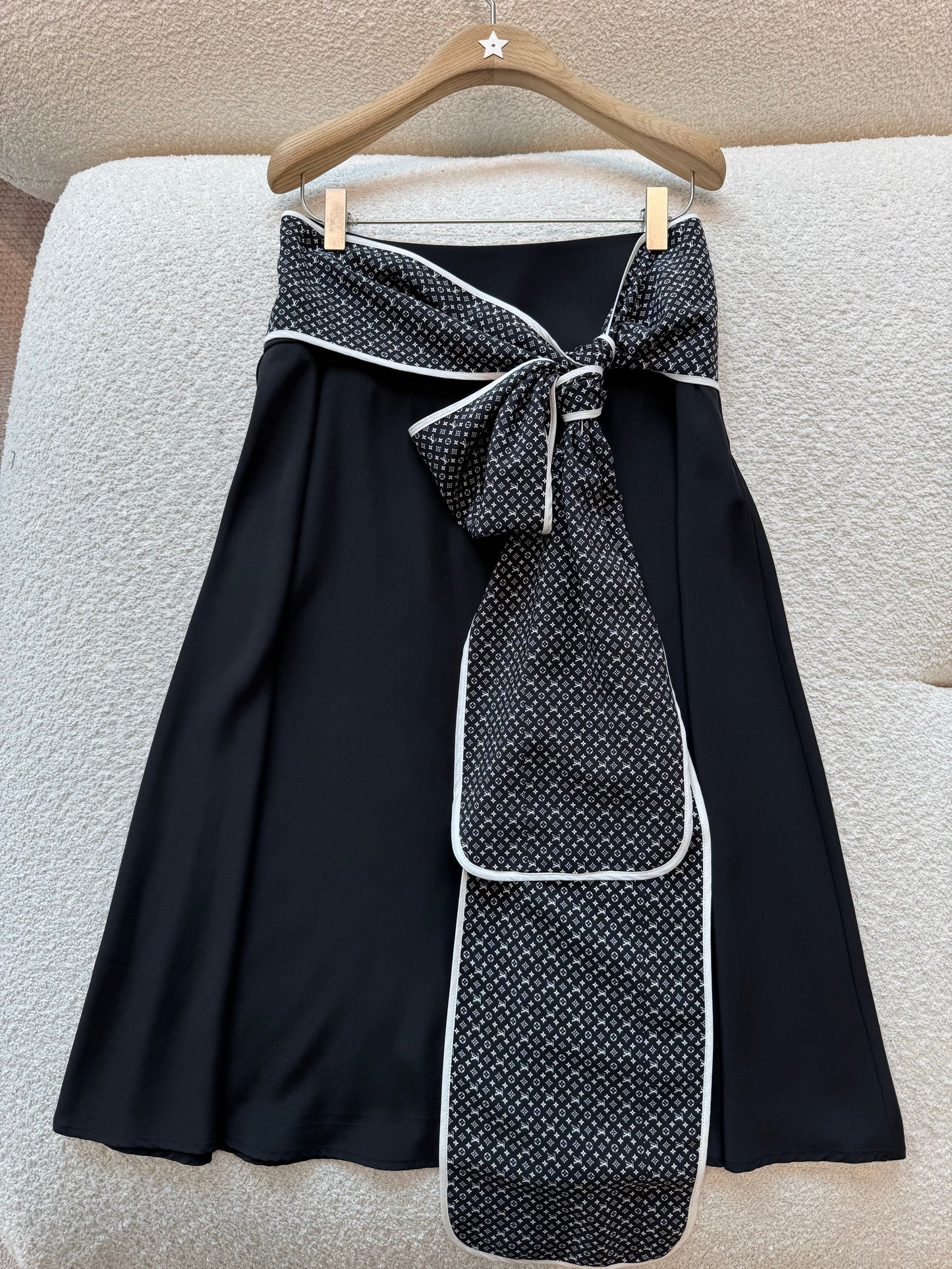 LOU SKIRT