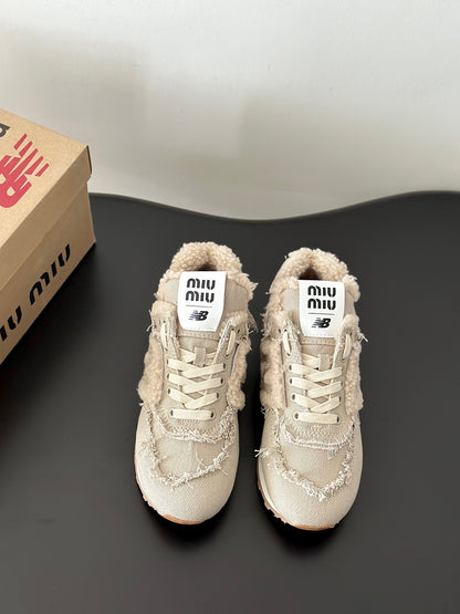 MIU M x NEW BALANCE TRAINERS