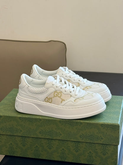GG EMBOSSED SNEAKER