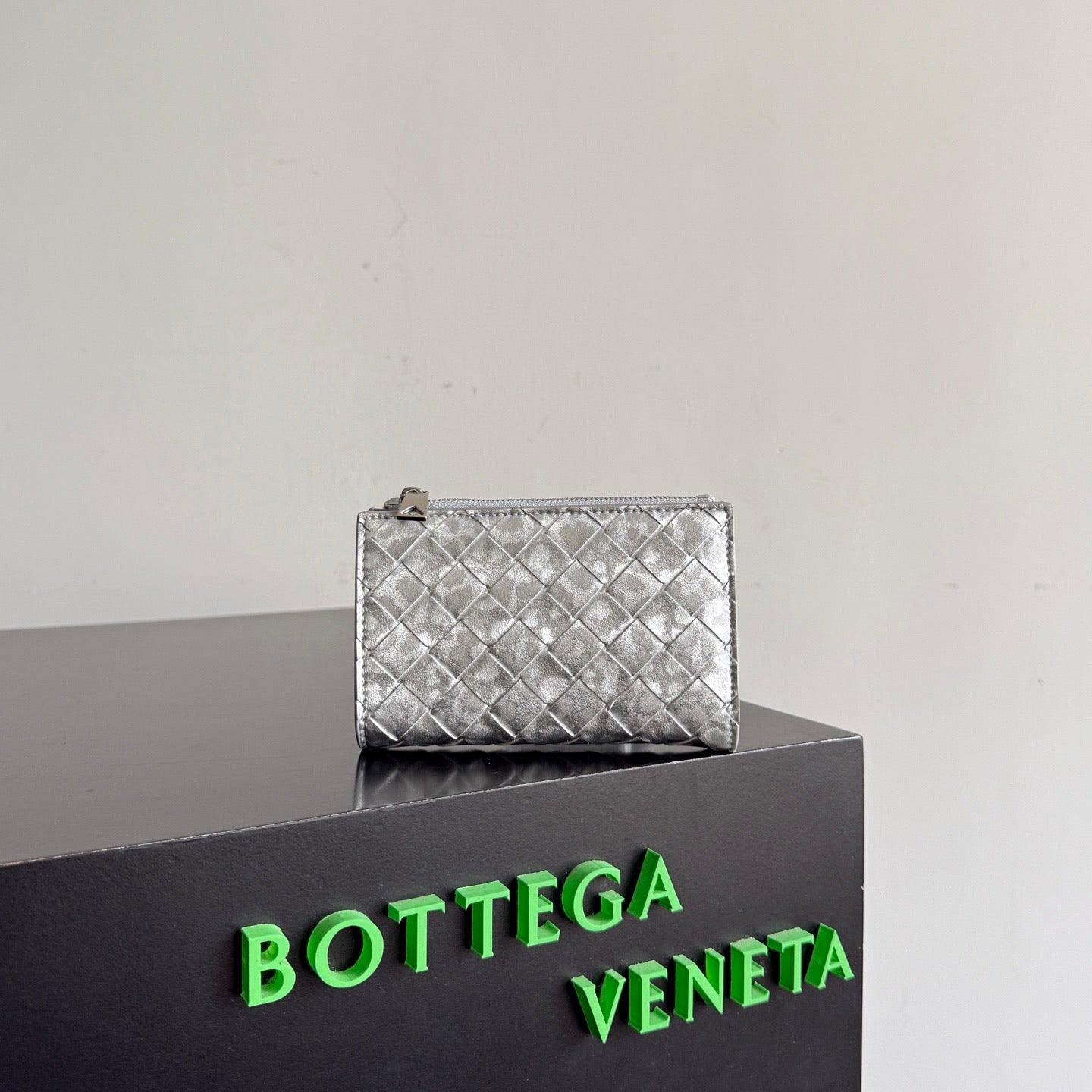 BOTT V LEATHER WALLET