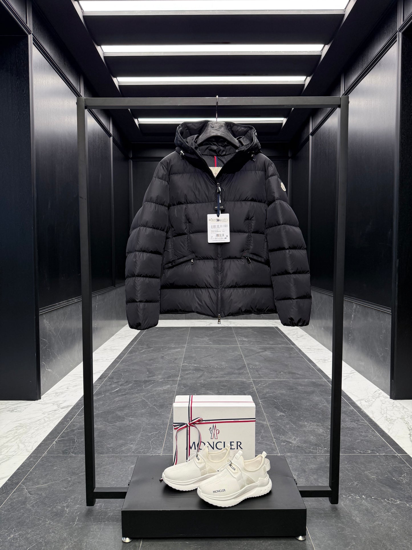 MONC AVOCE JACKET
