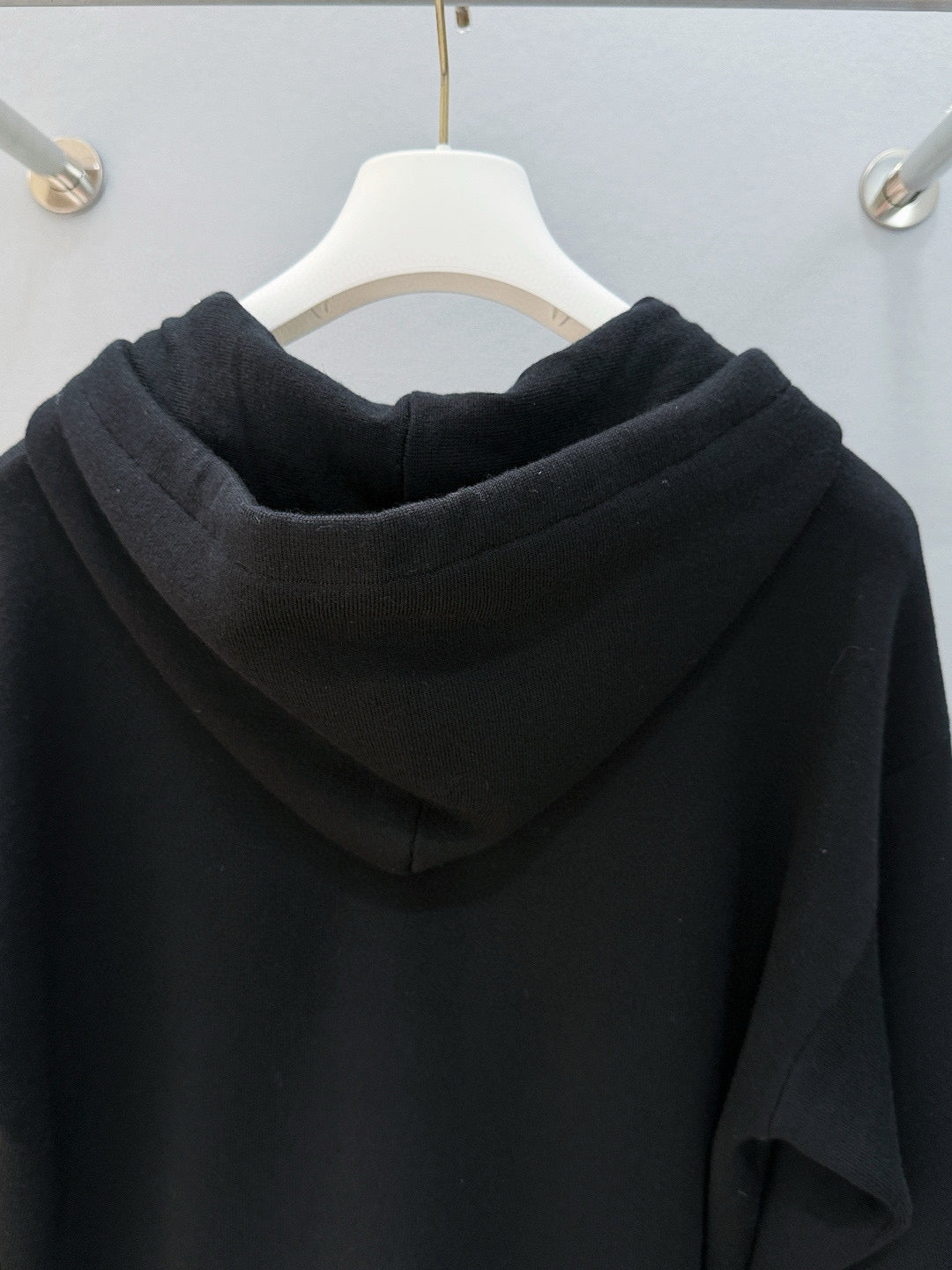 LOEW ZIP HOODIE