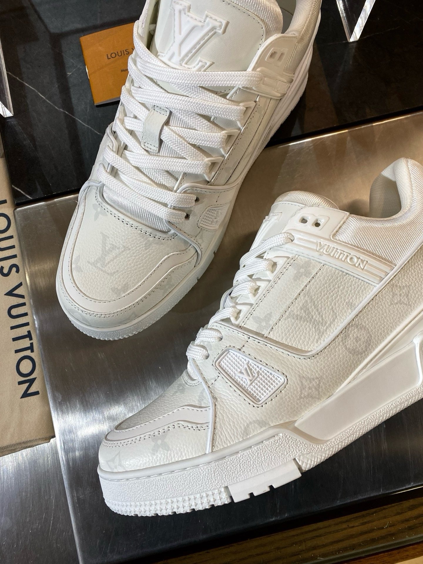 LOU TRAINERS