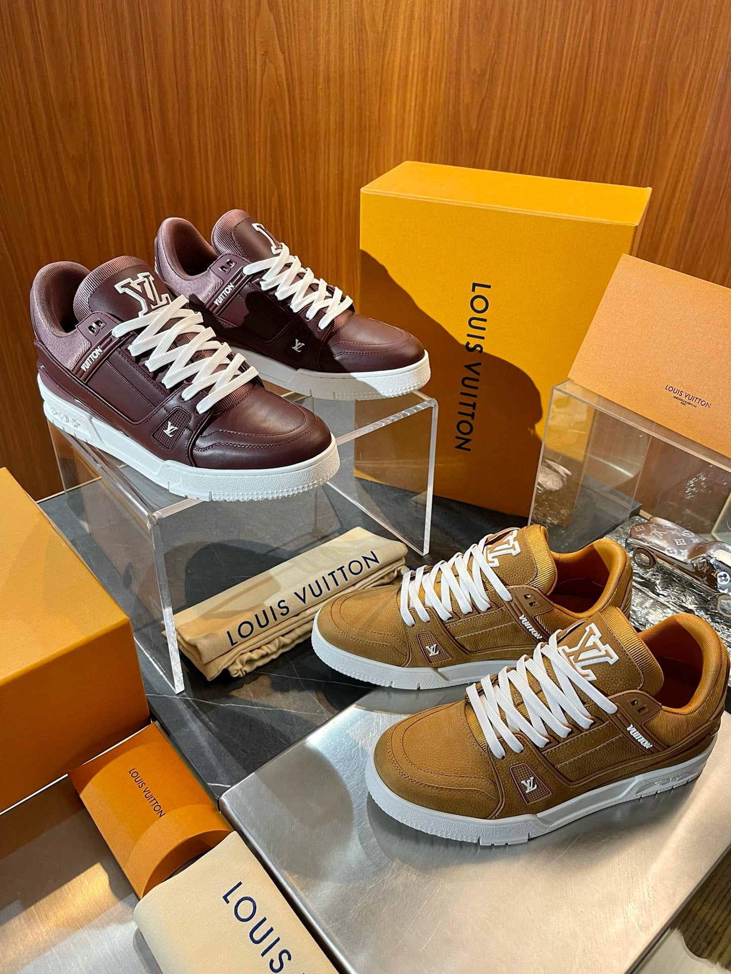 LOU TRAINERS