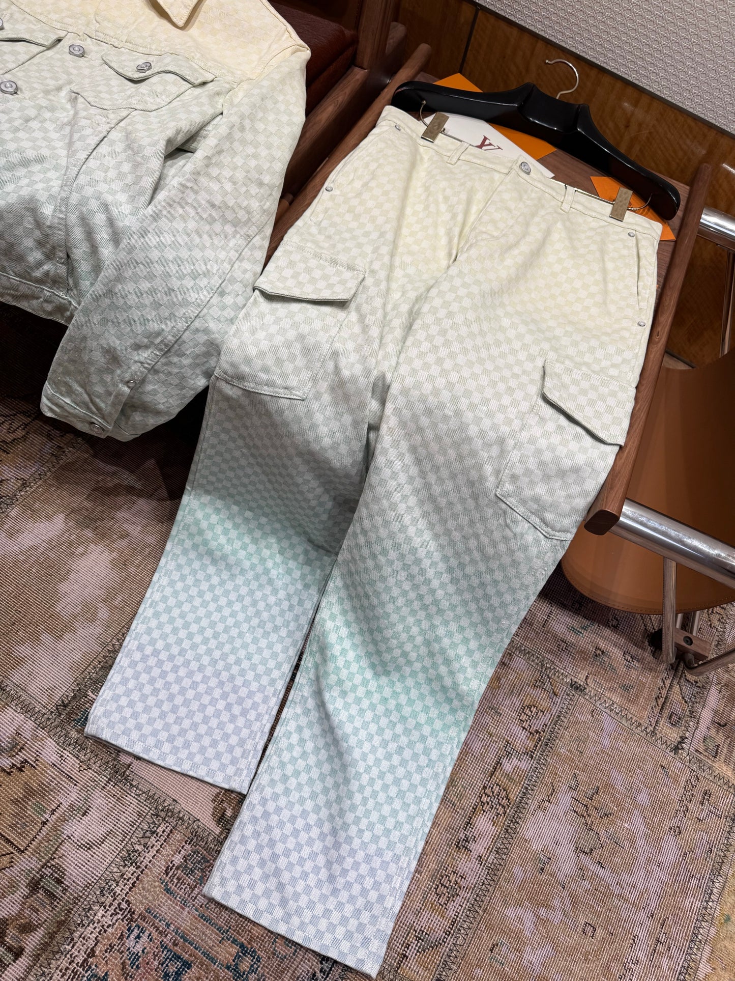 LOU JEANS