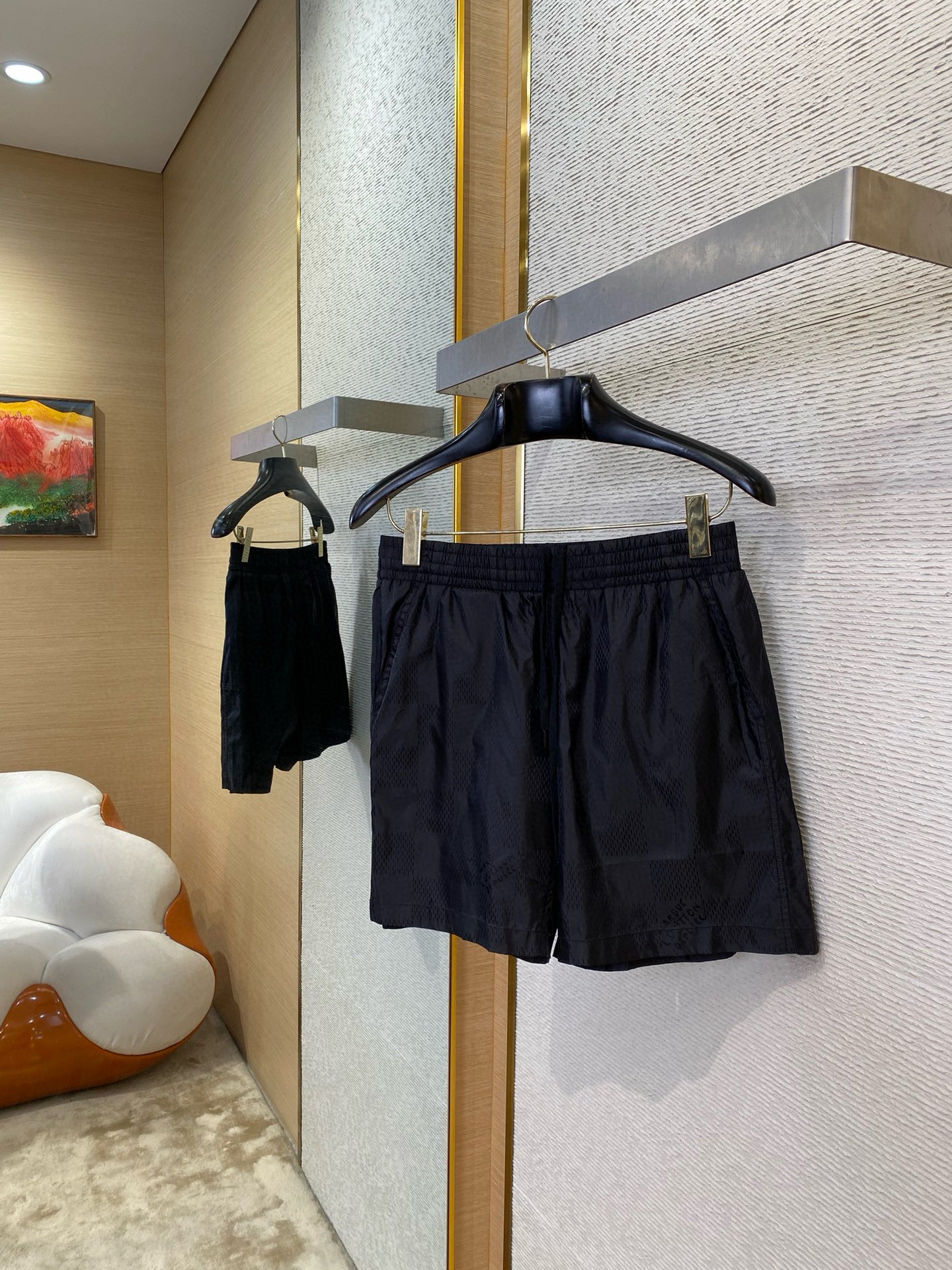 LOU SHORTS
