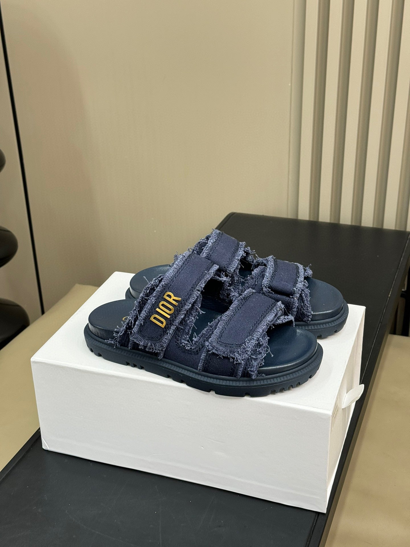 CD SANDALS