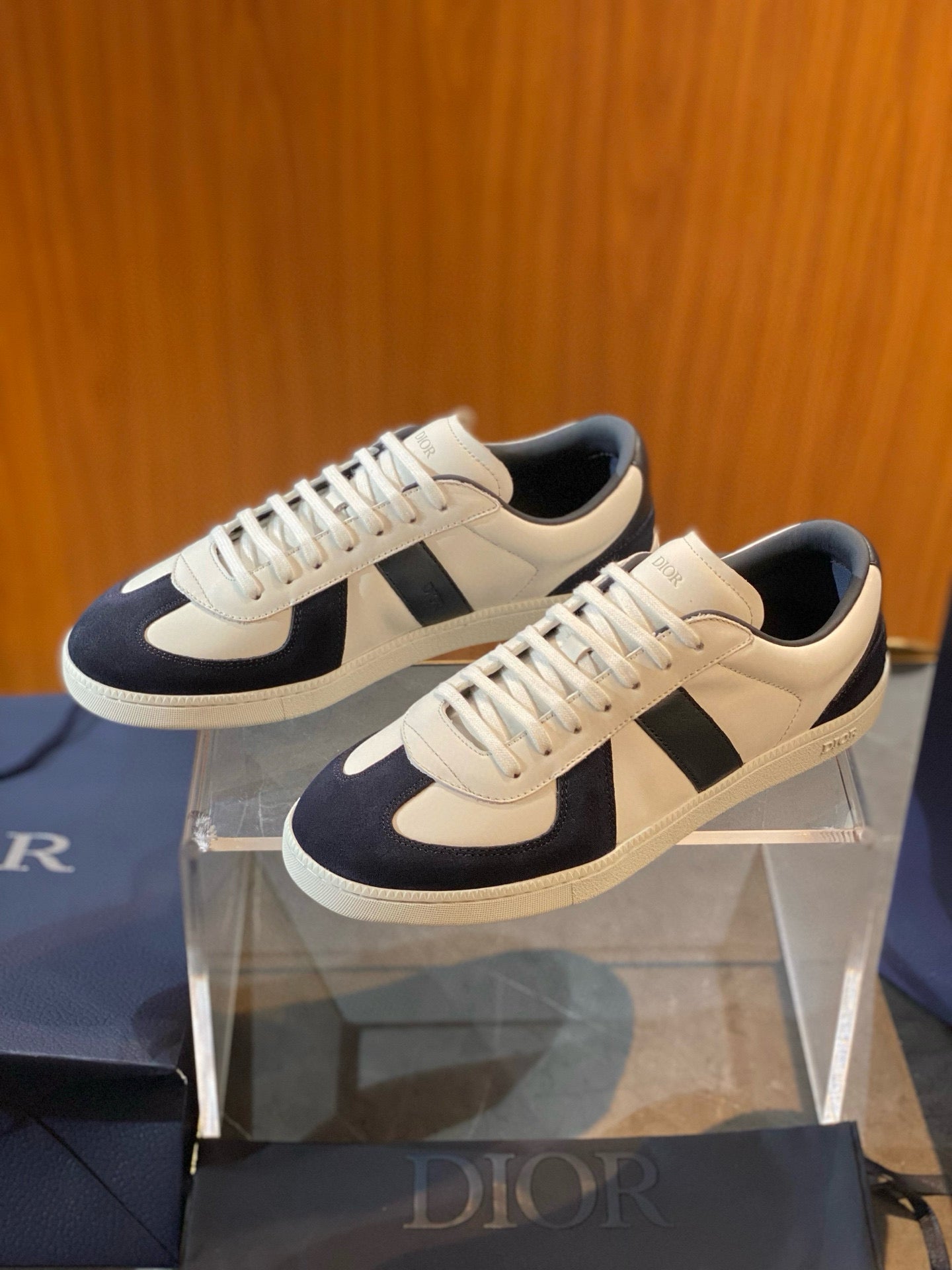 CD B01 SNEAKER