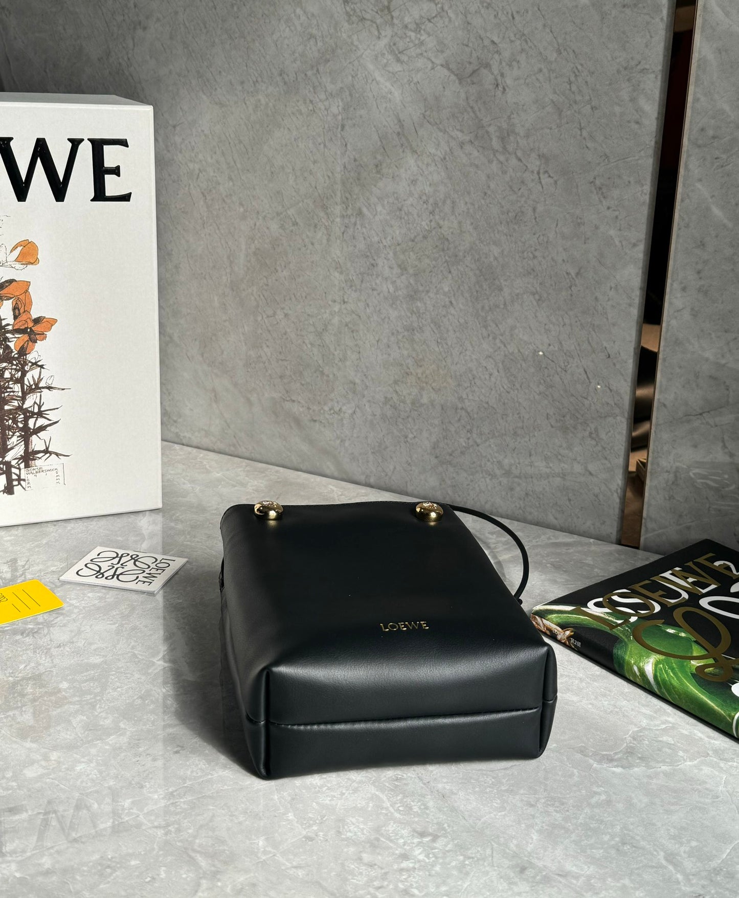 LOEW PEBBLE POUCH