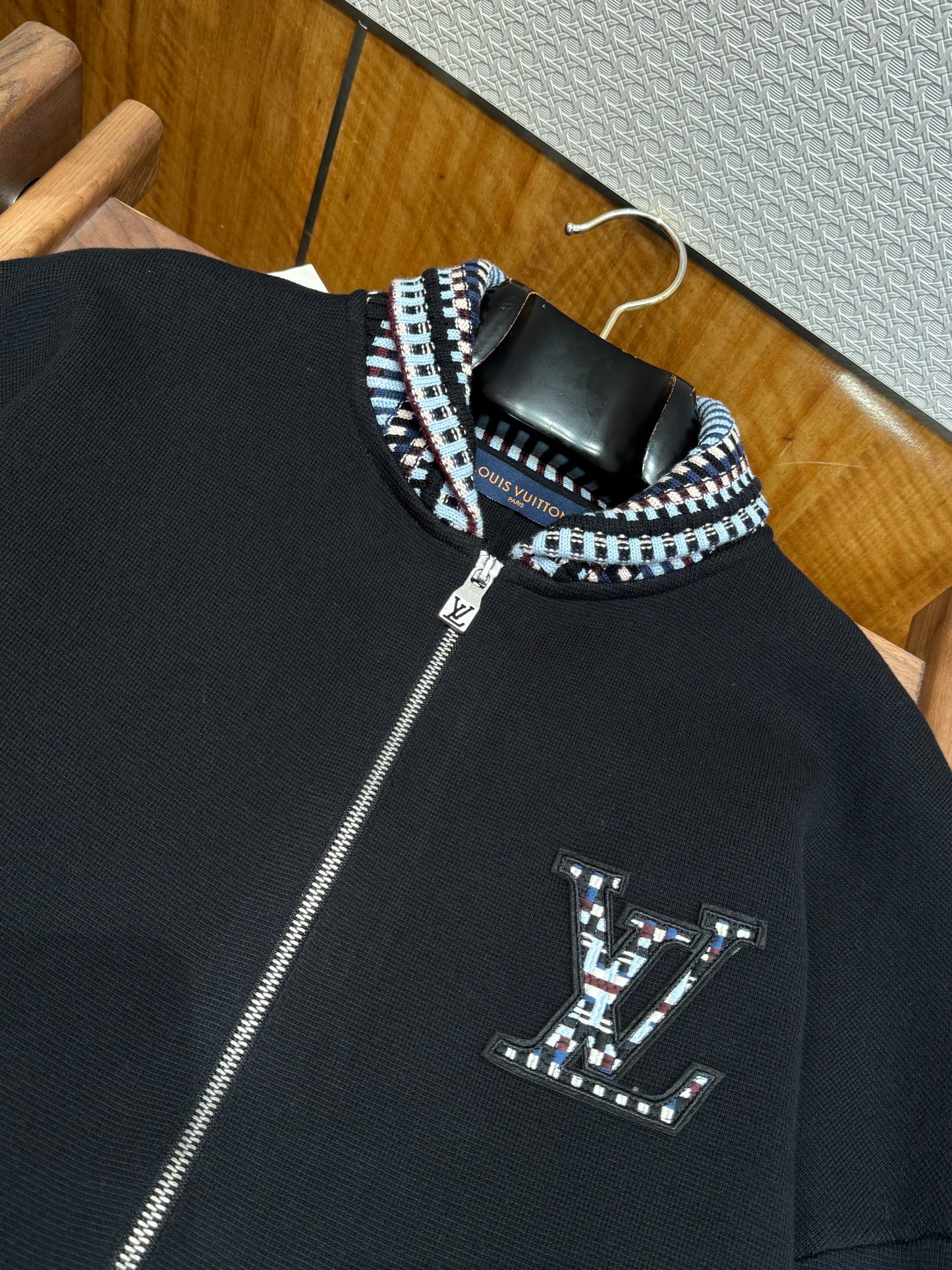 LOU ZIP SWEATSHIRT