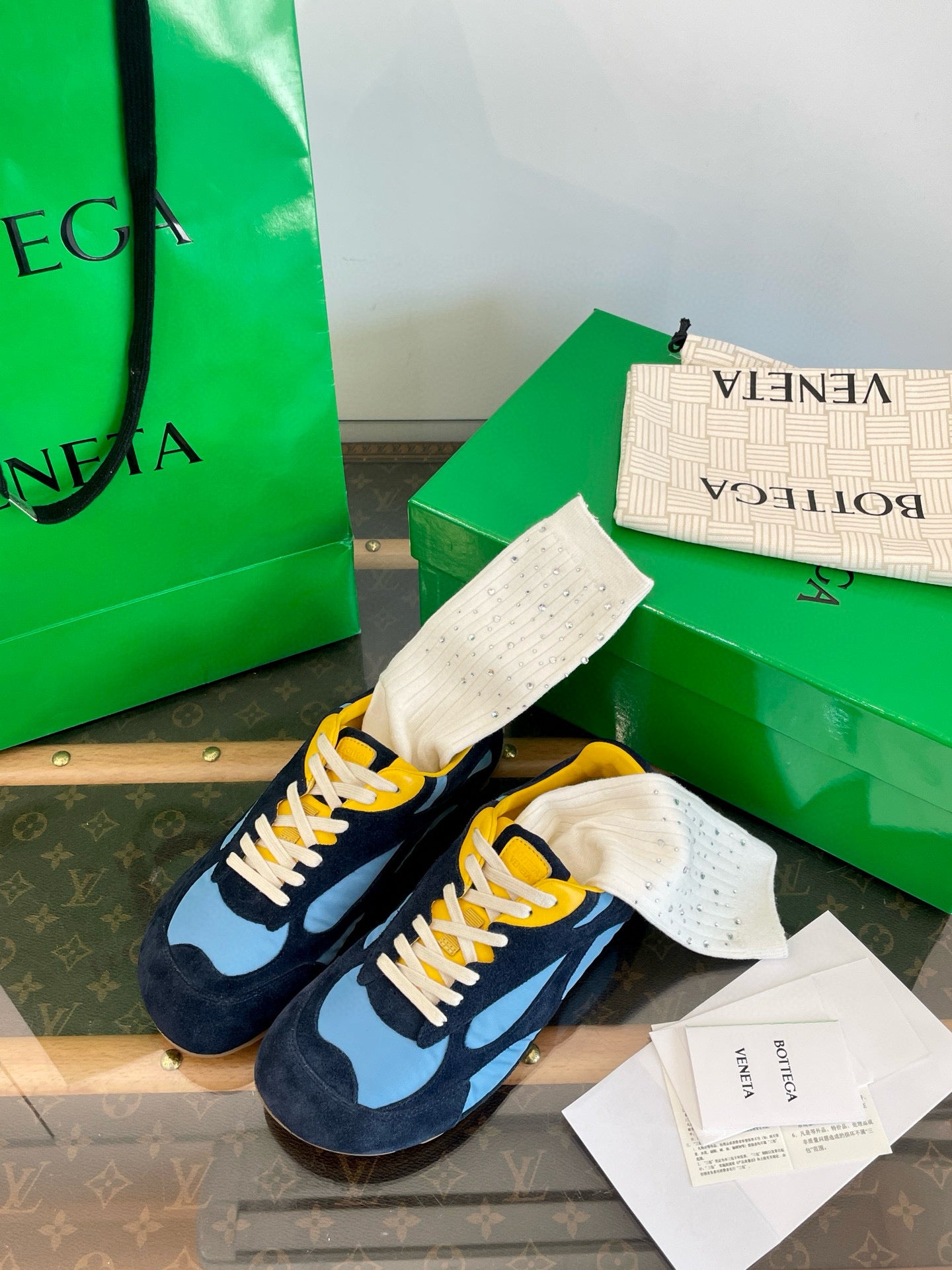 BOTT V ORBIT SNEAKER