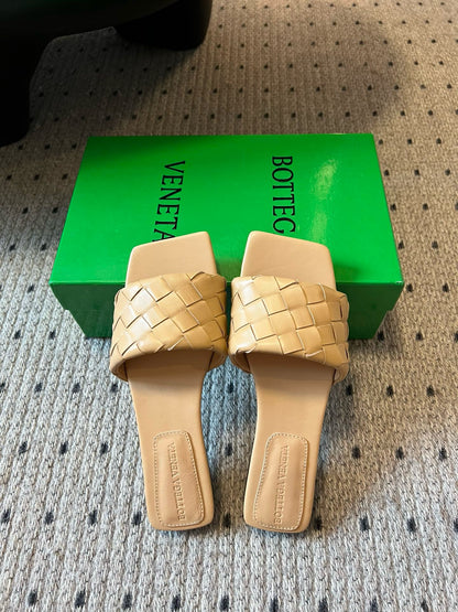 BOTT V SANDALS