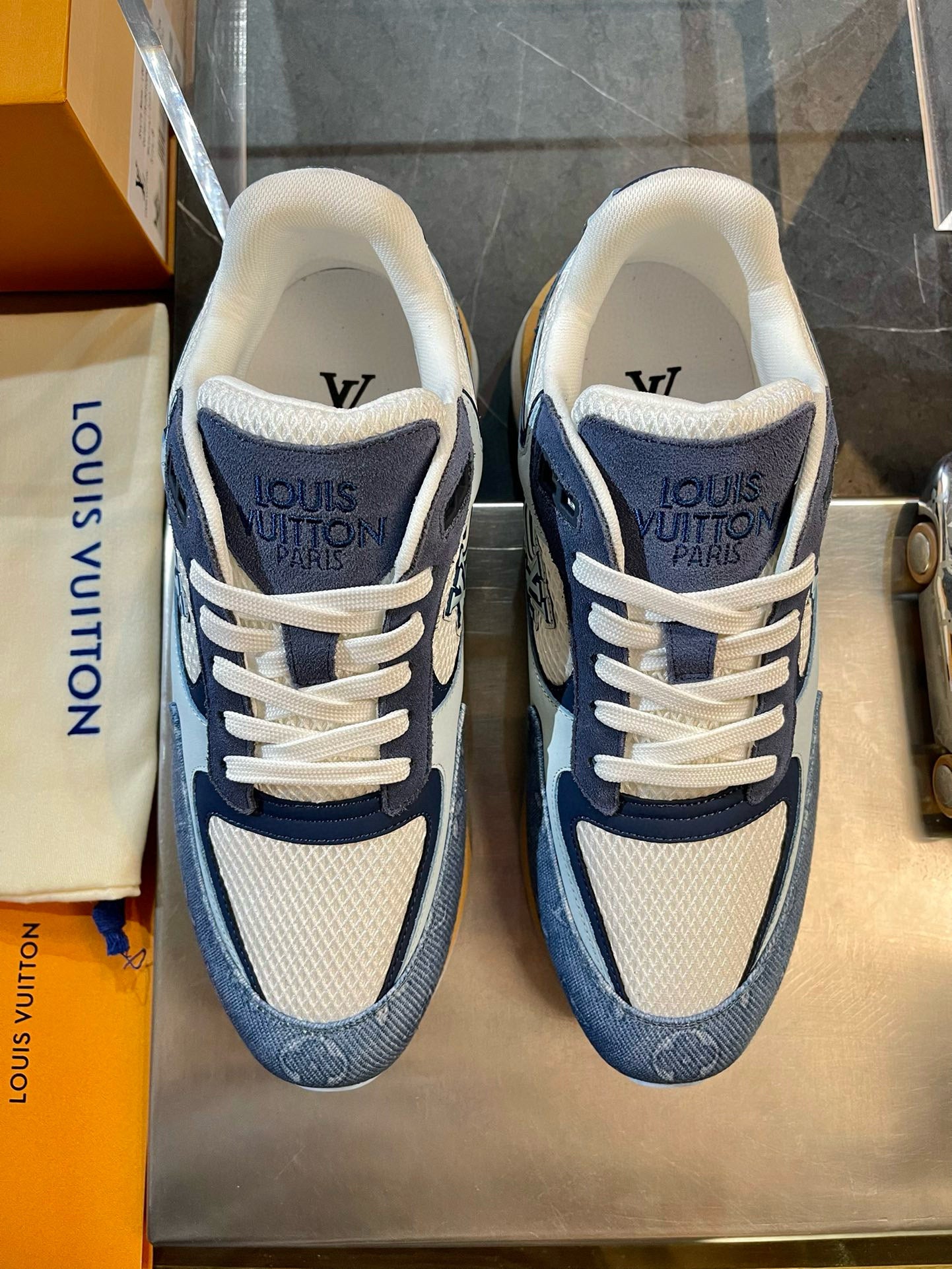LOU TRAINERS