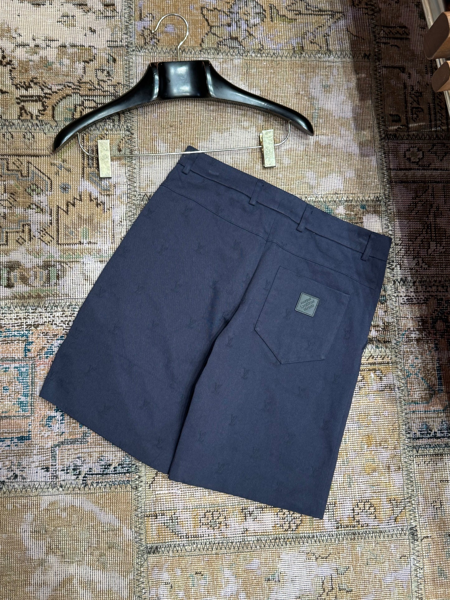 LOU SHORTS