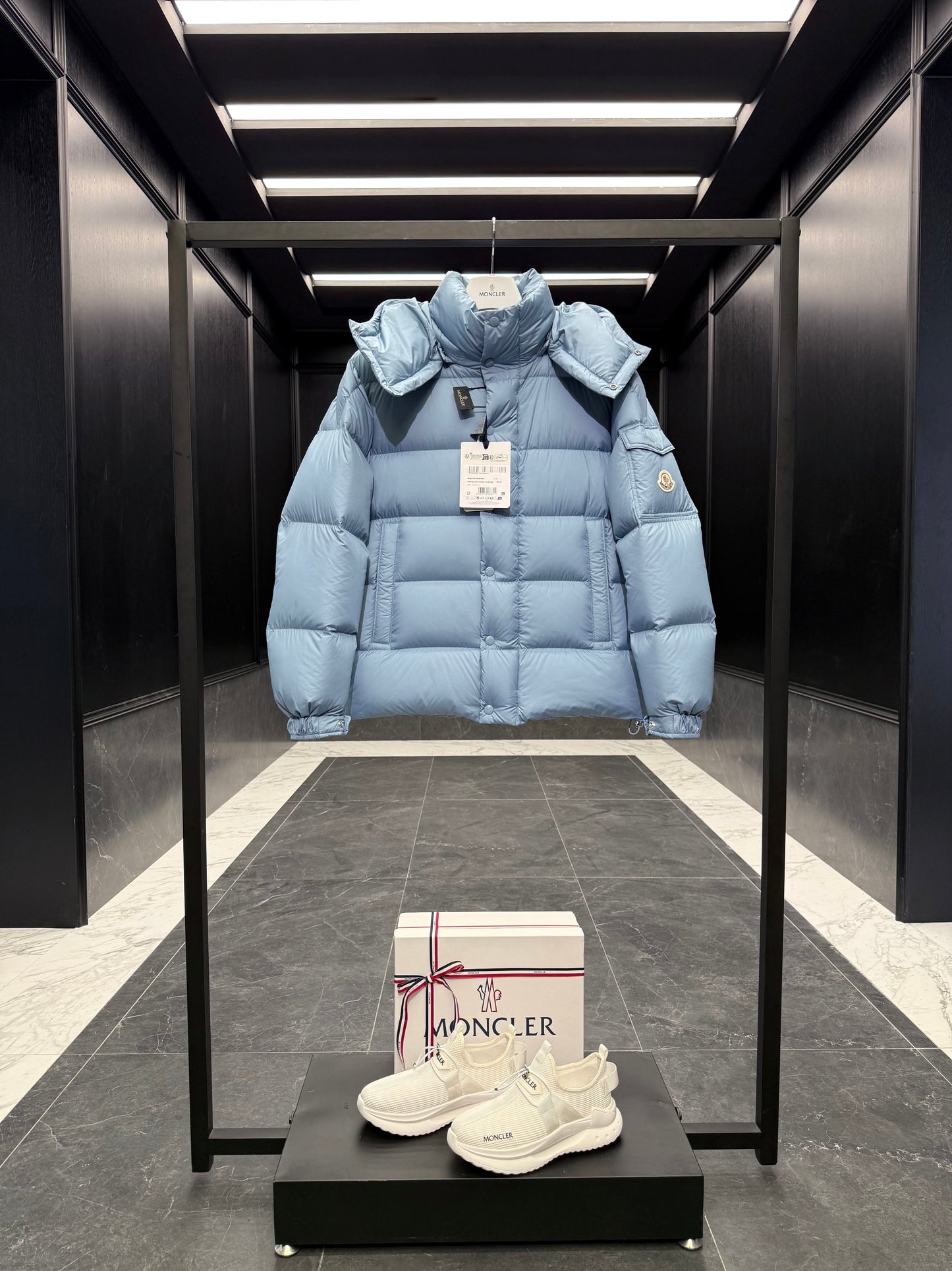 MONC MAYA 70 JACKET