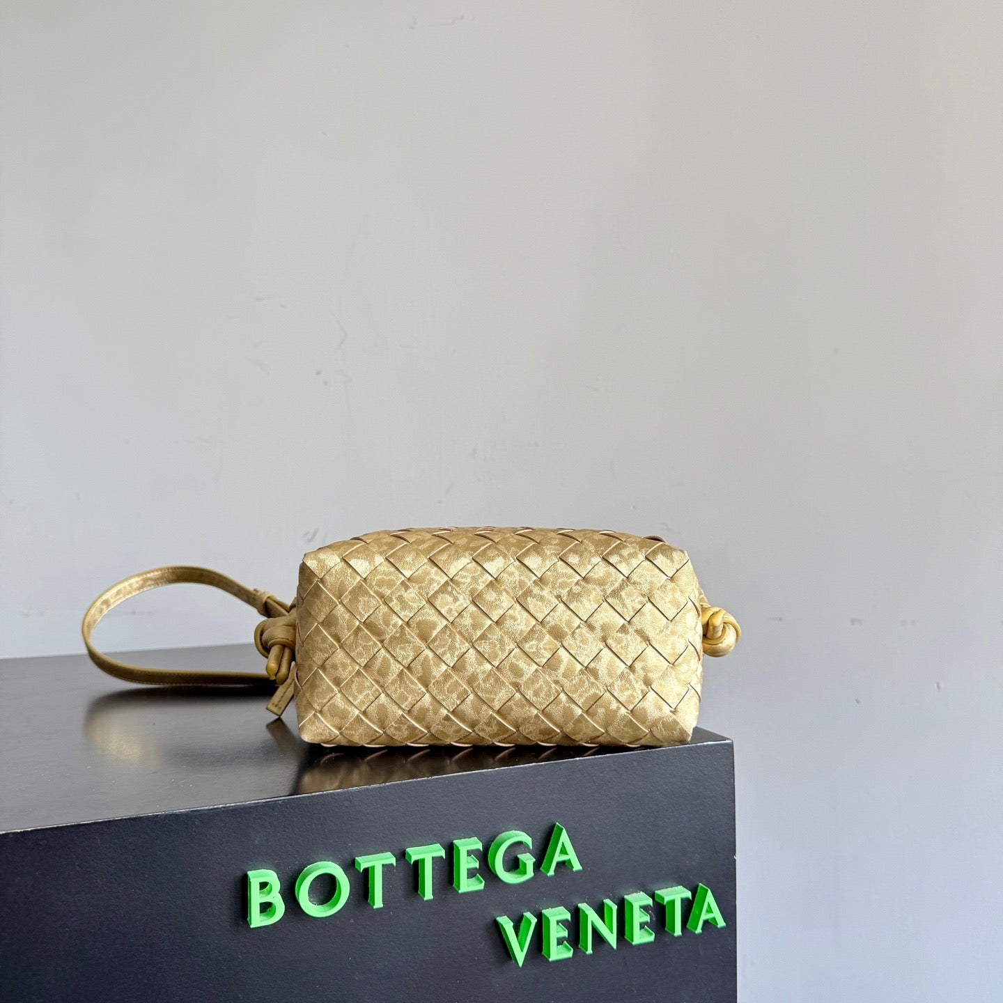 BOTT V TOP HANDLE LOOP BAG