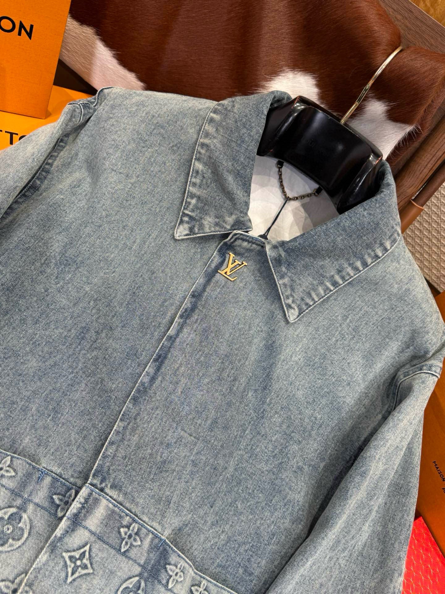 LOU SHIRT