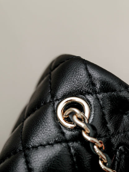 CC 25A MINI CLASSIC FLAP BAG