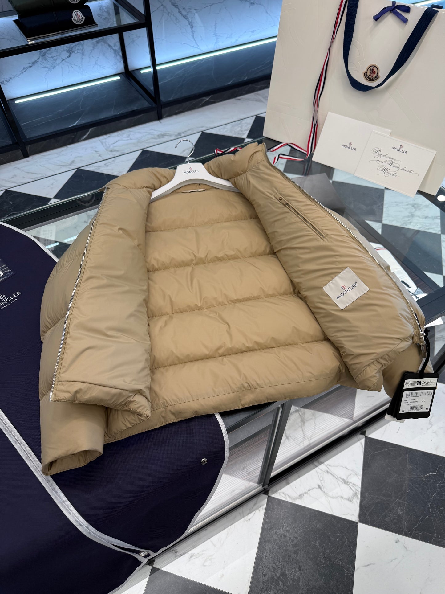 MONC TARN JACKET