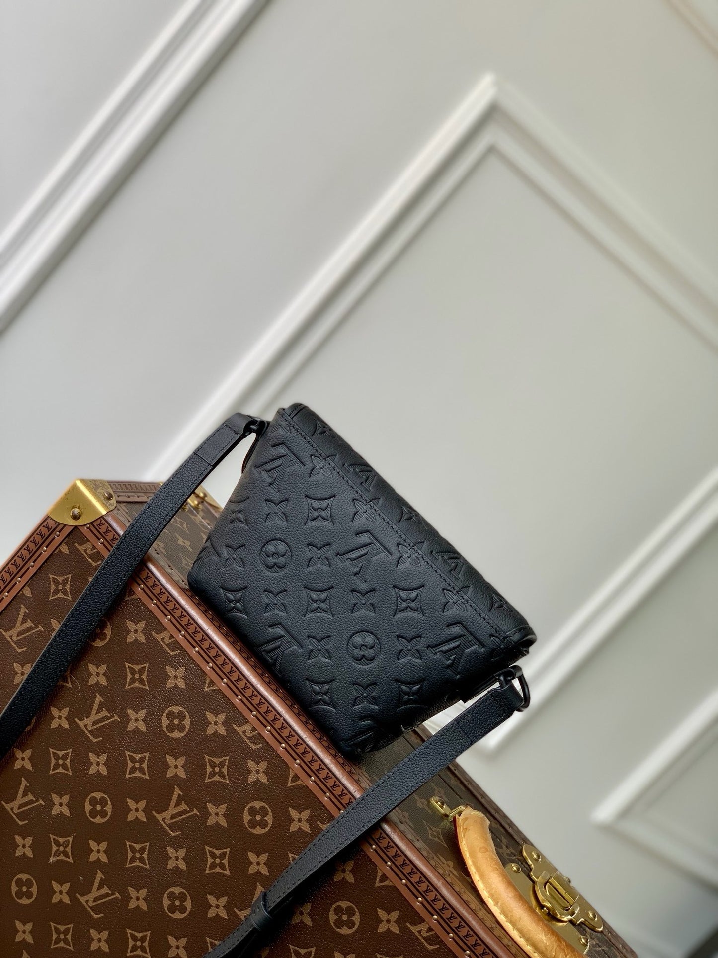 LOU PULSE WEARABLE WALLET