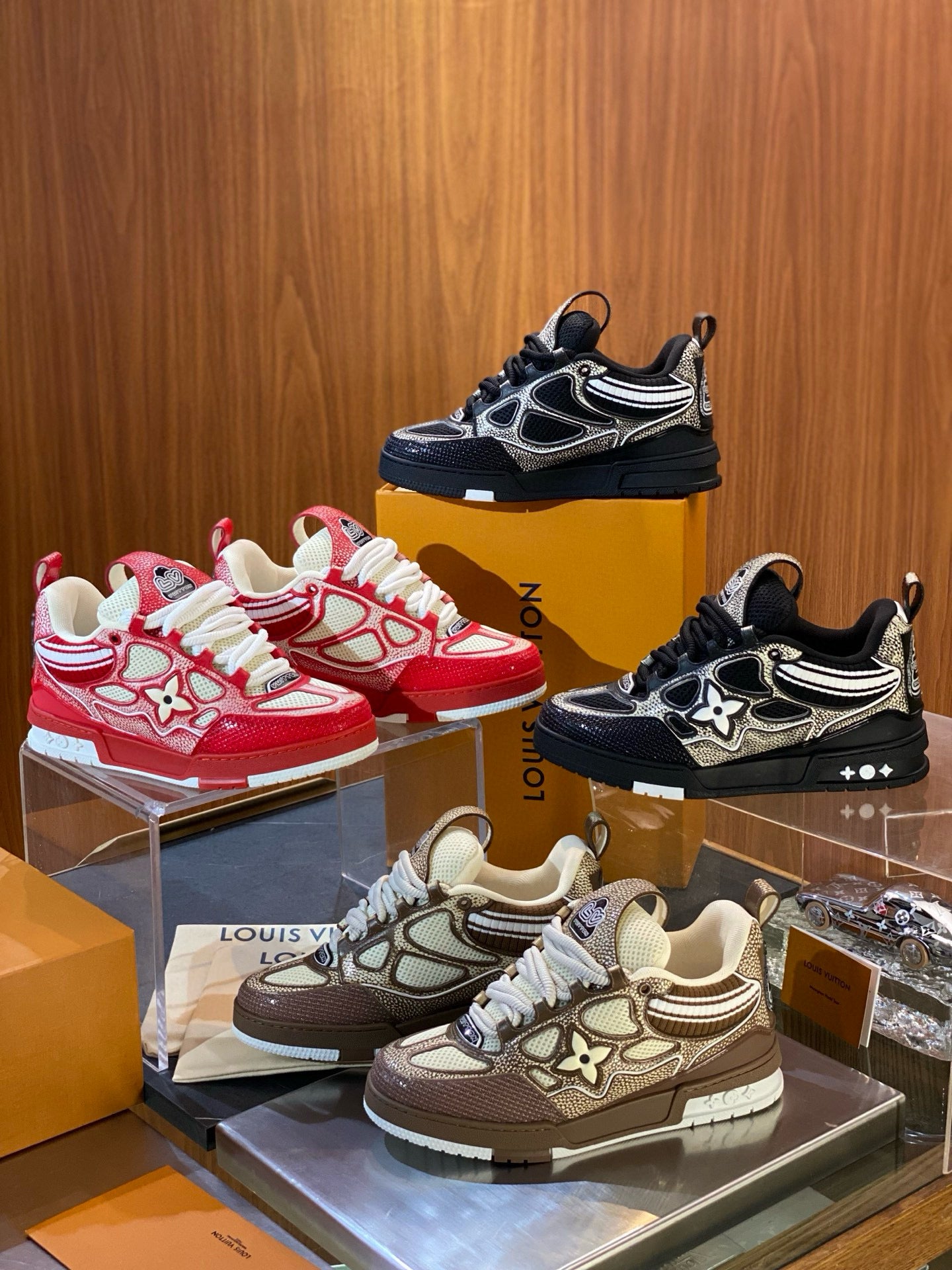 LOU TRAINERS
