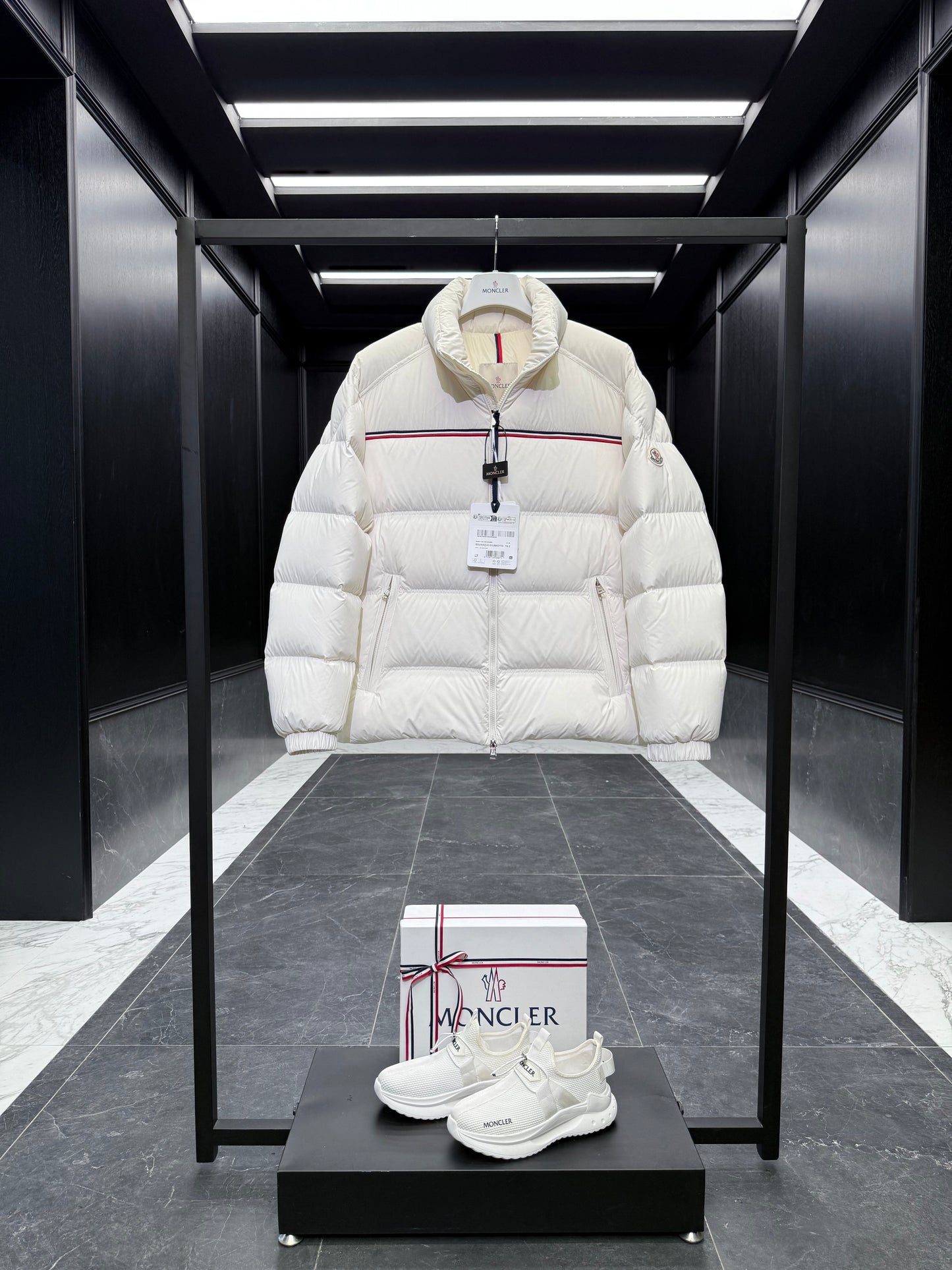 MONC BOUVAQUE JACKET