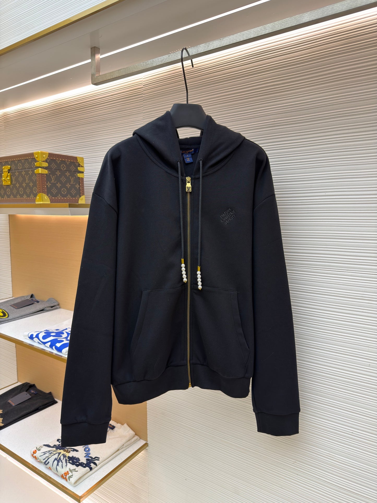 LOU ZIP HOODIE