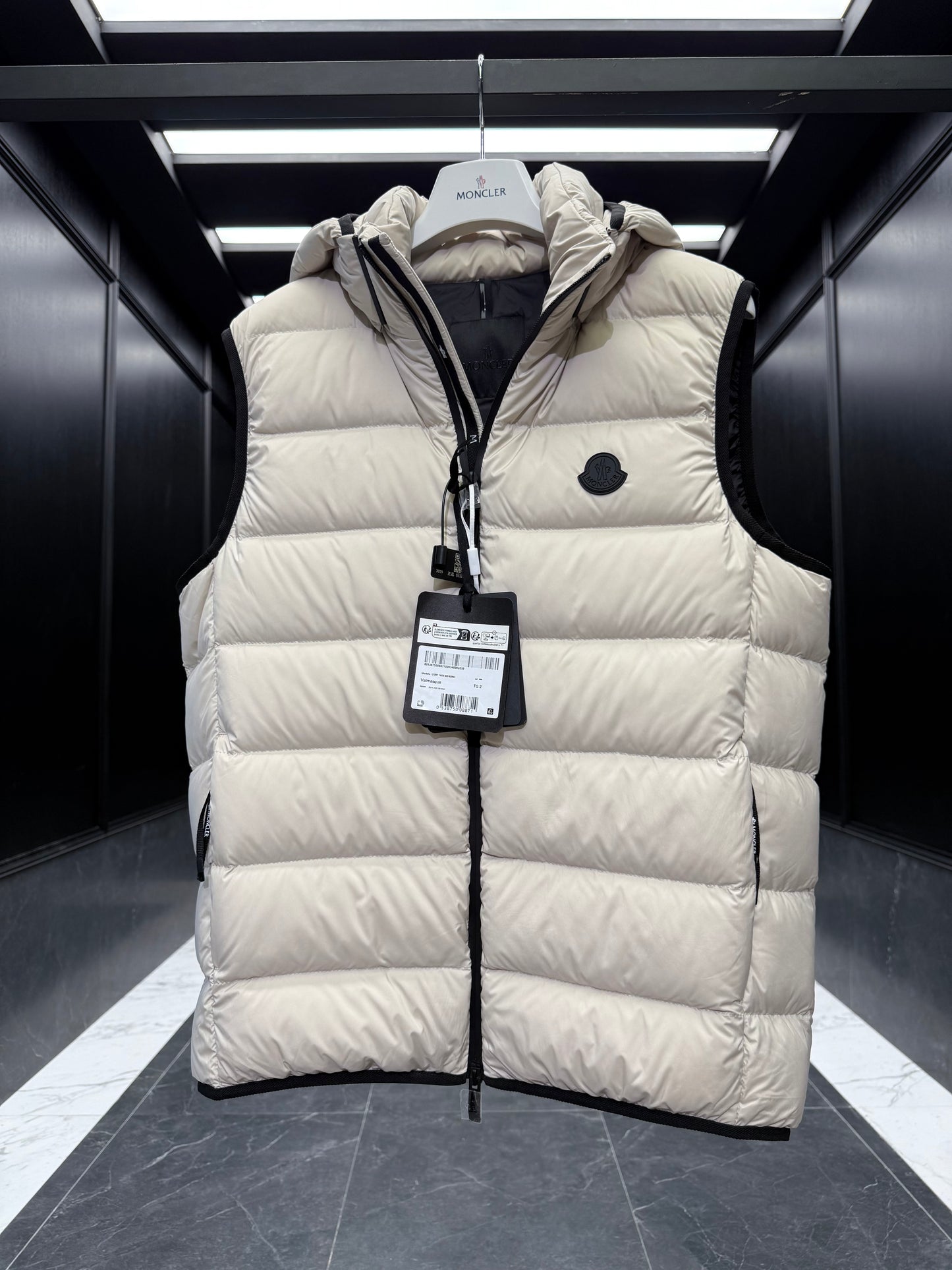 MONC VALMASQUE VEST