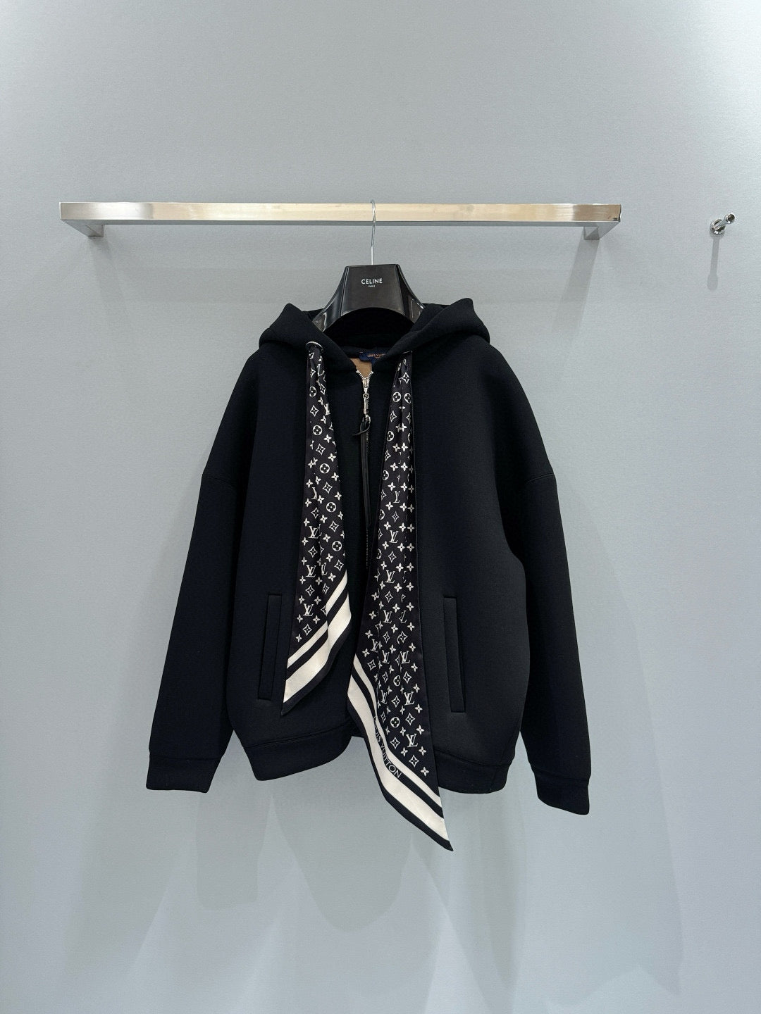 LOU ZIP HOODIE
