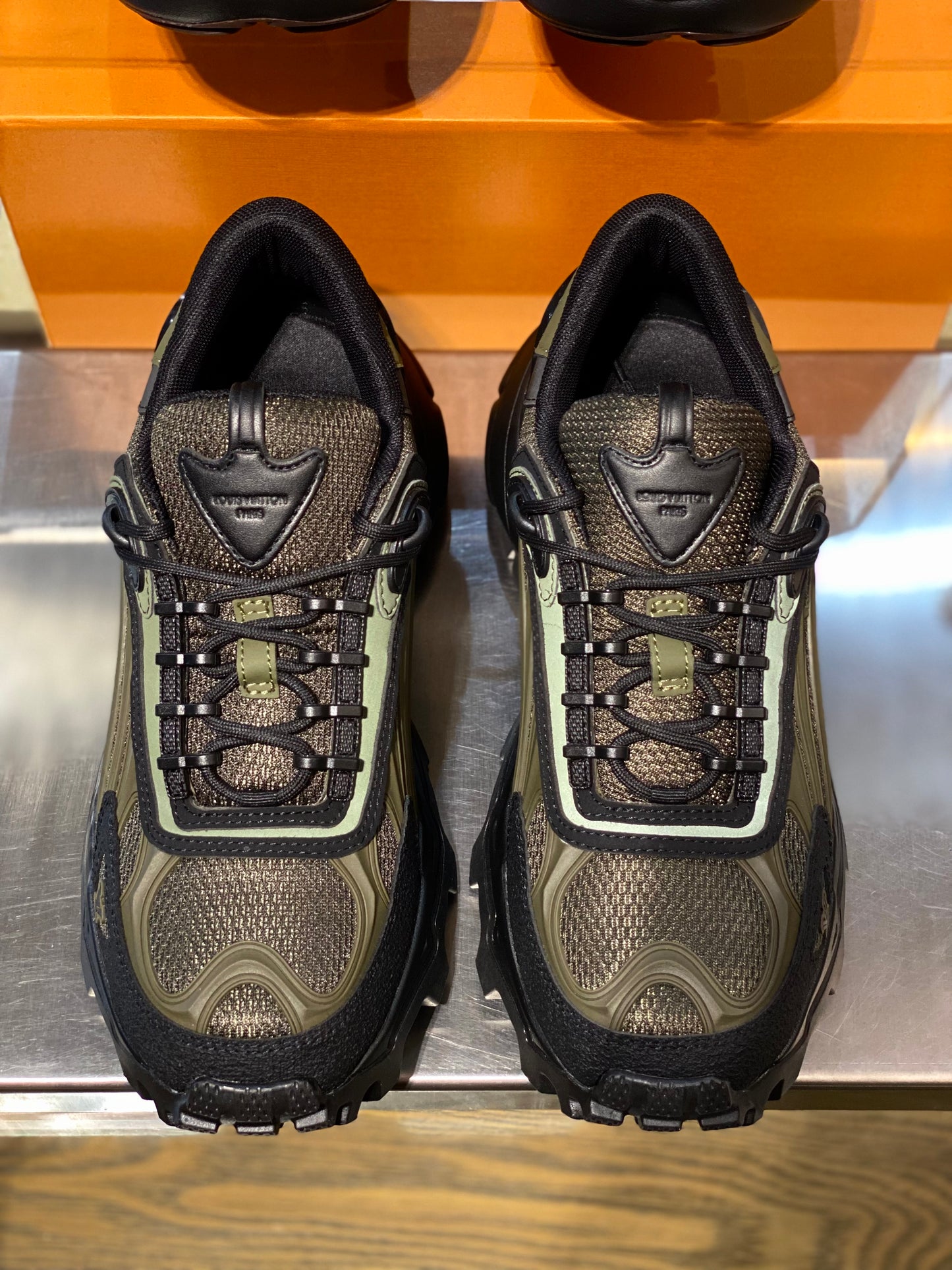 LOU SUMMIT SNEAKERS