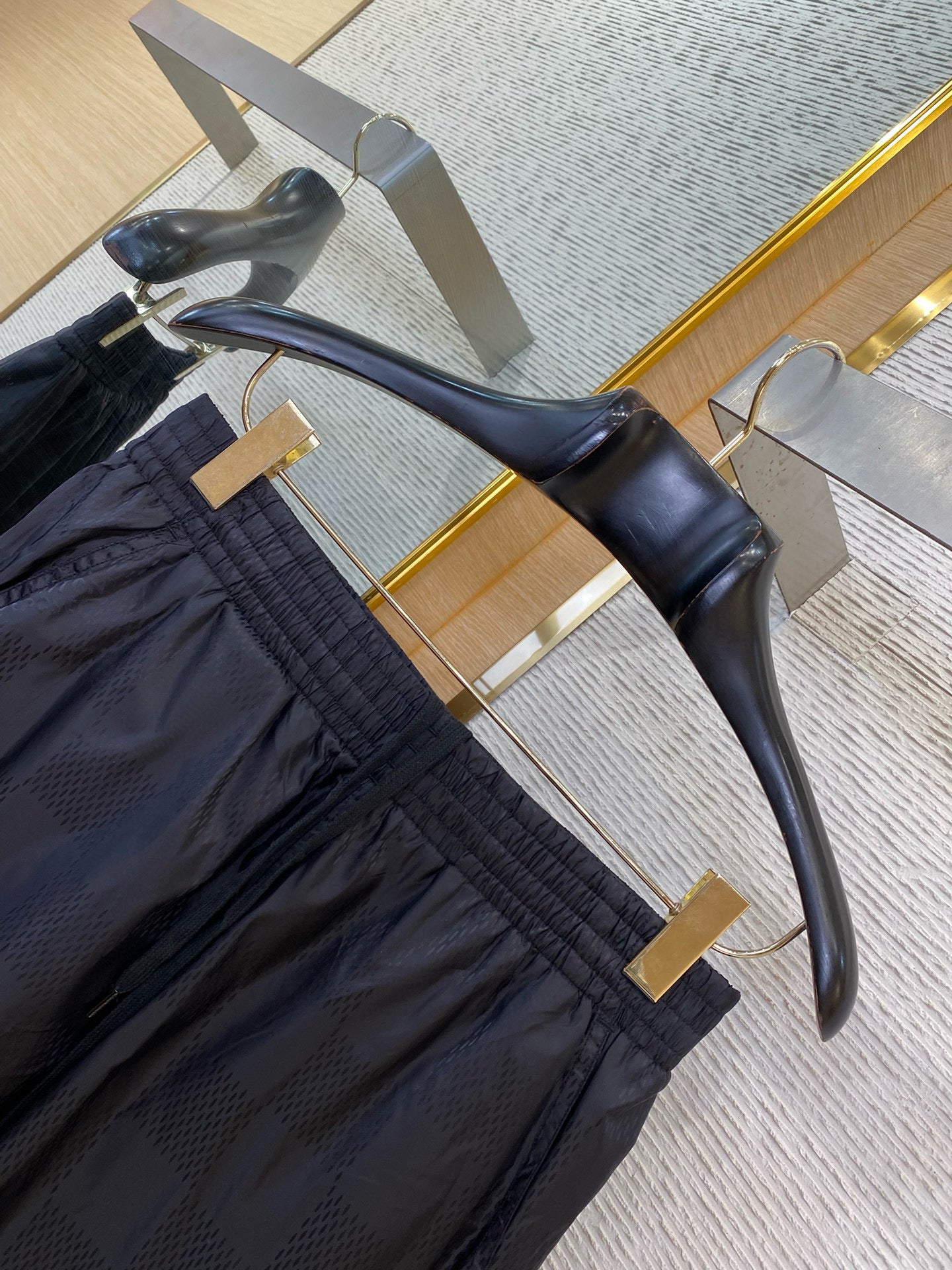LOU SHORTS