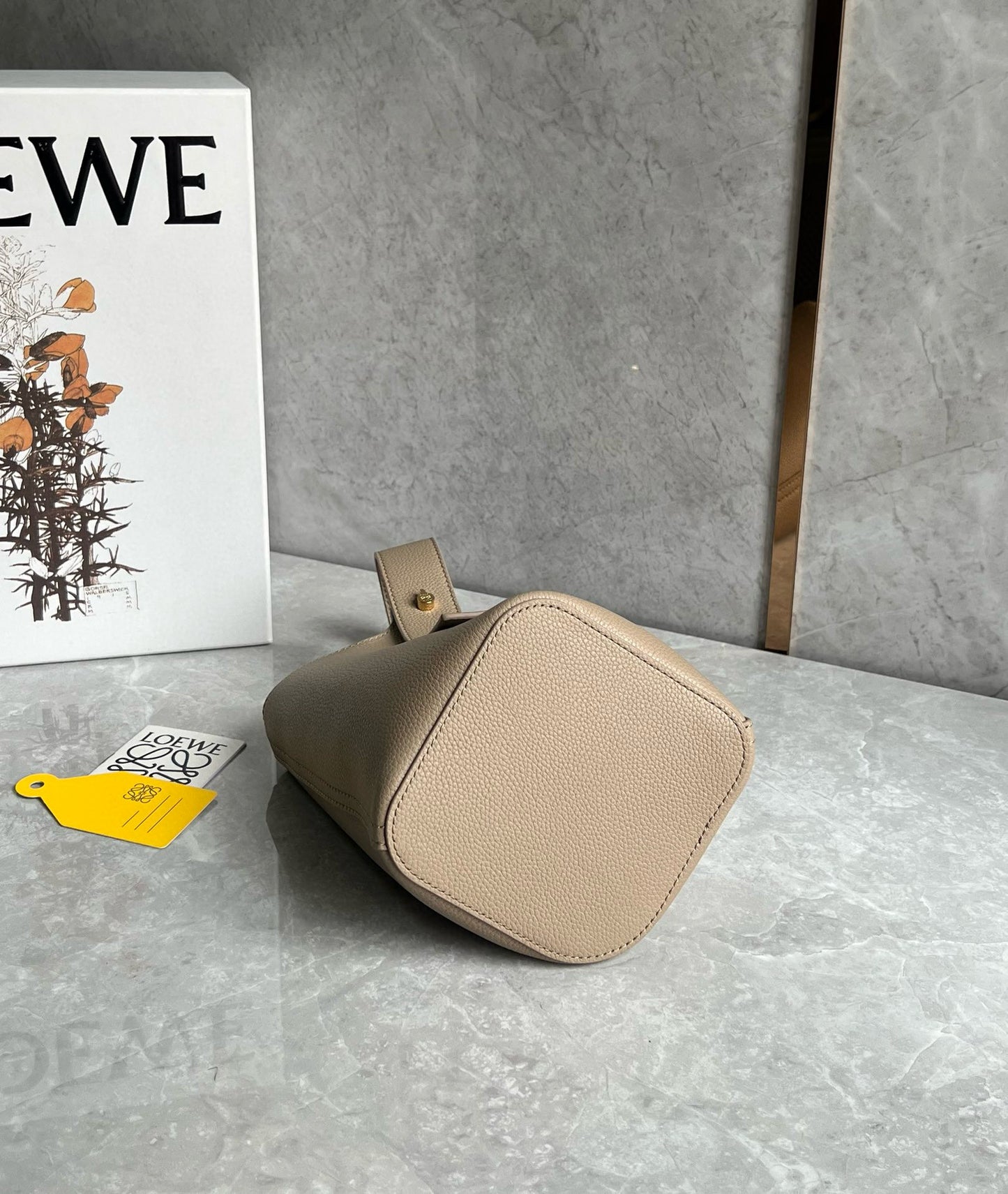 LOEW MINI PEBBLE BUCKET BAG