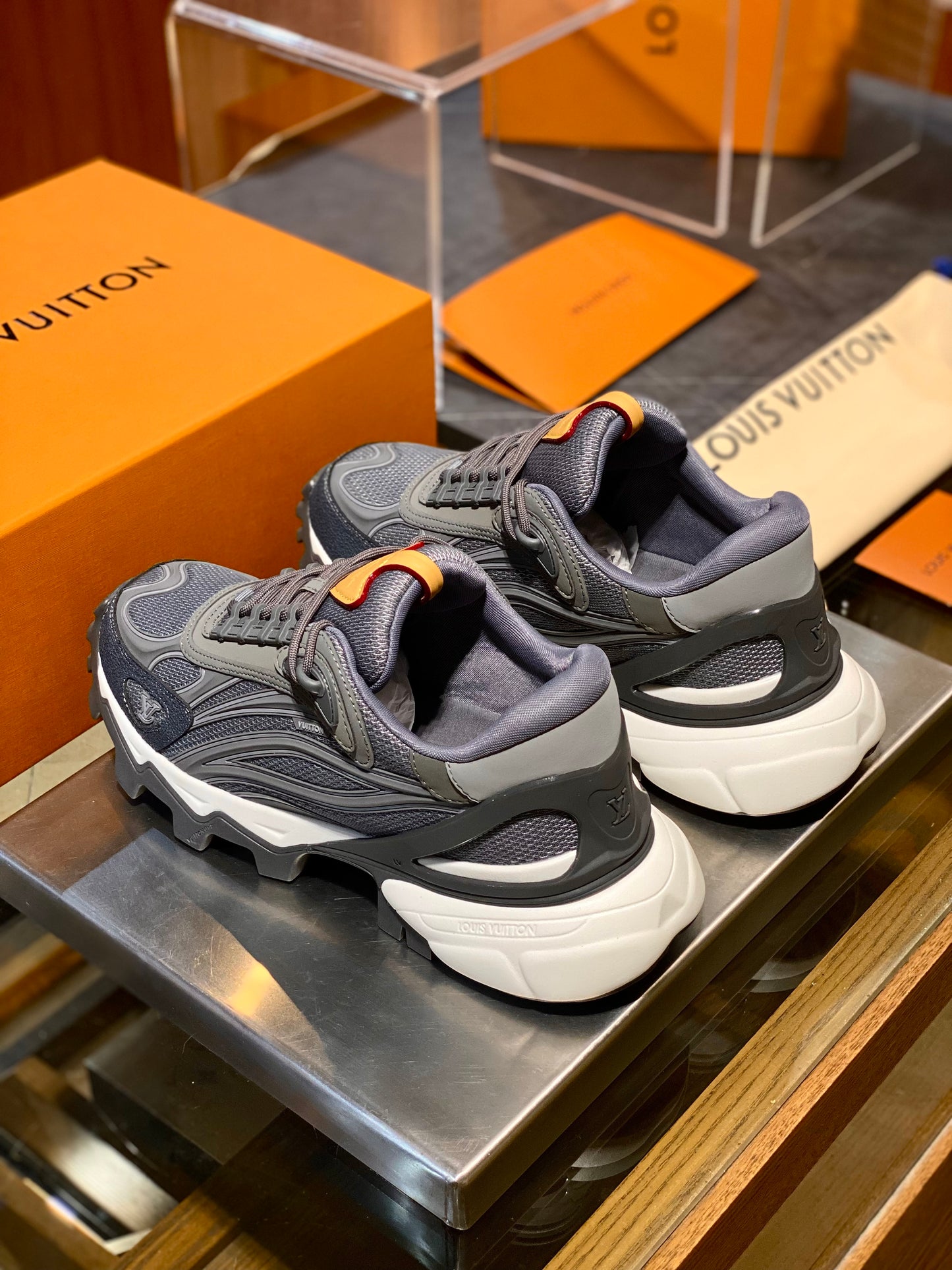 LOU SUMMIT SNEAKERS