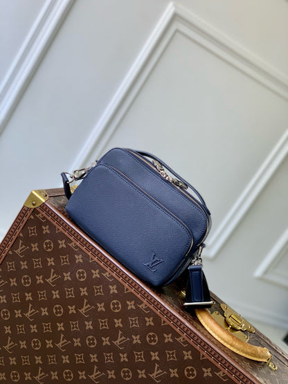 LOU AVENUE MESSENGER BAG