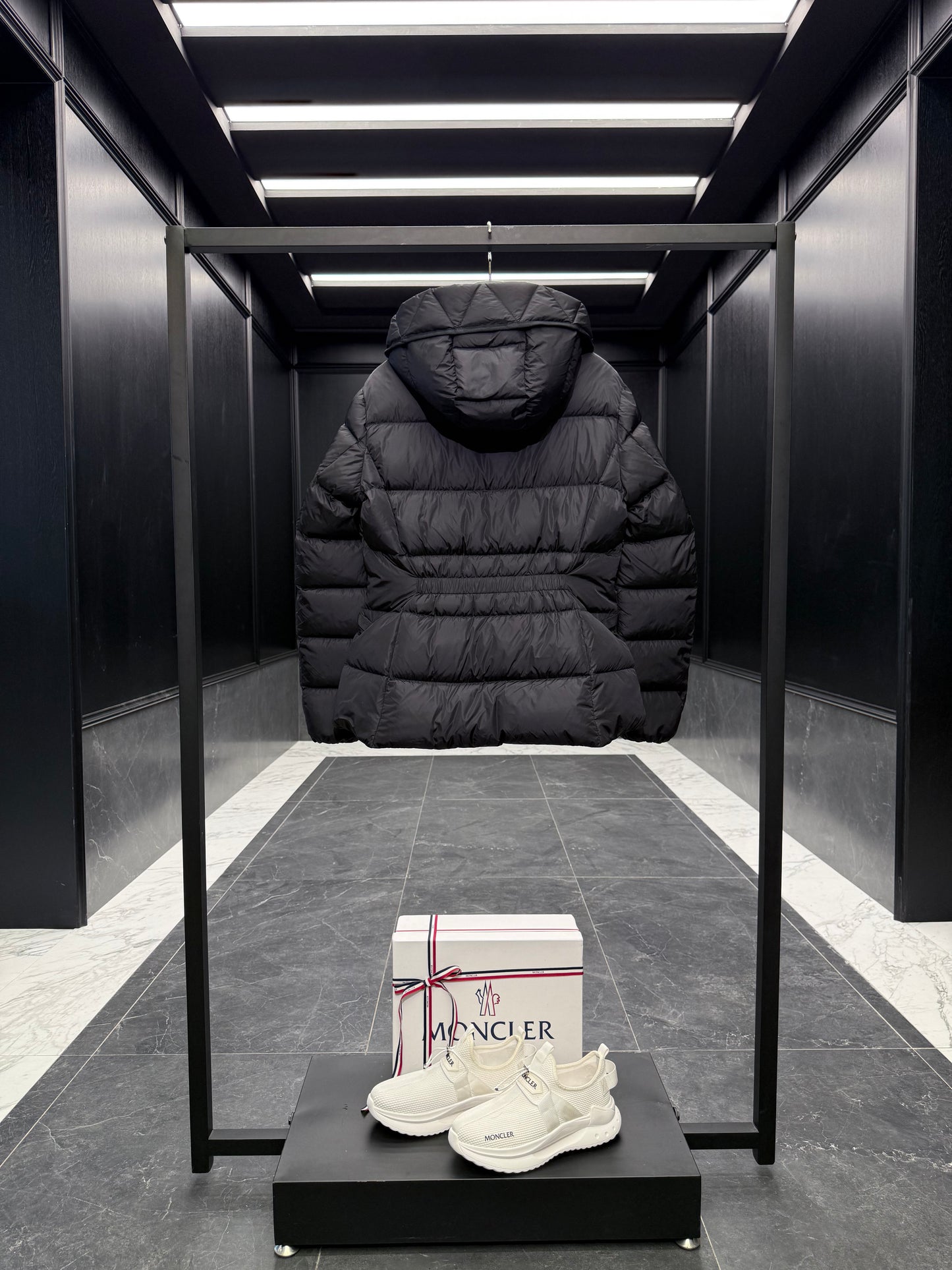 MONC AVOCE JACKET