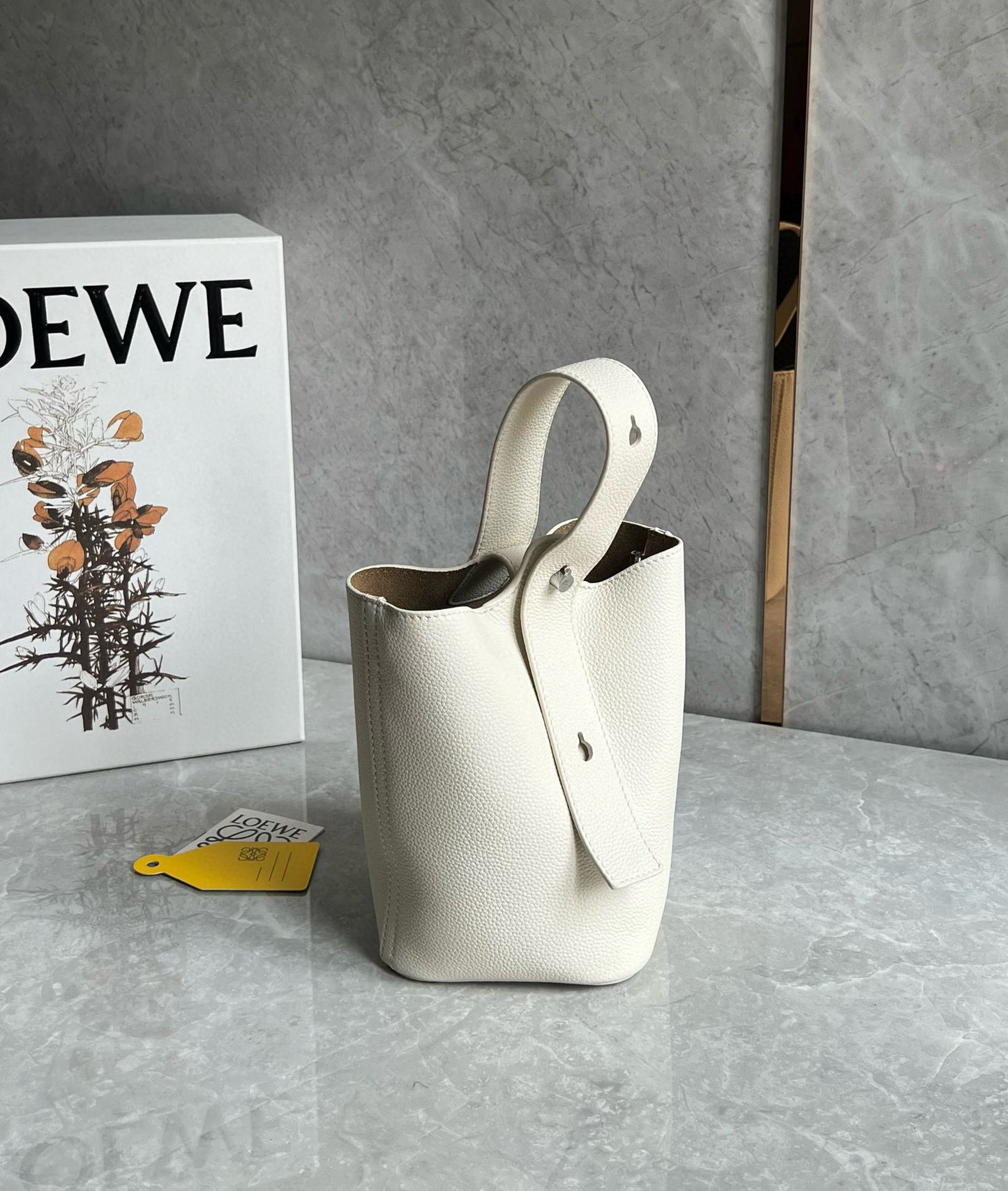 LOEW MINI PEBBLE BUCKET BAG