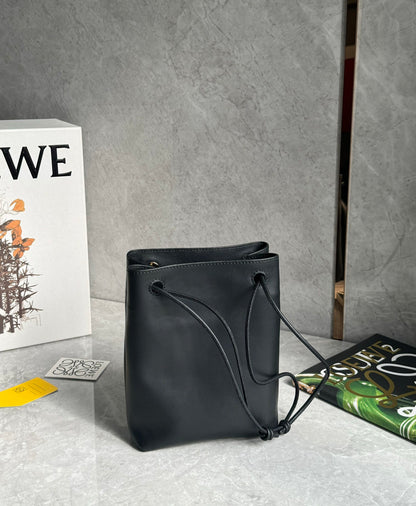 LOEW PEBBLE POUCH