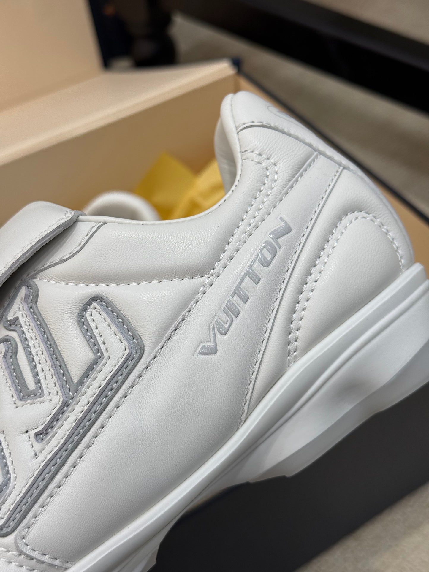 LOU FOOTPRINT SNEAKER