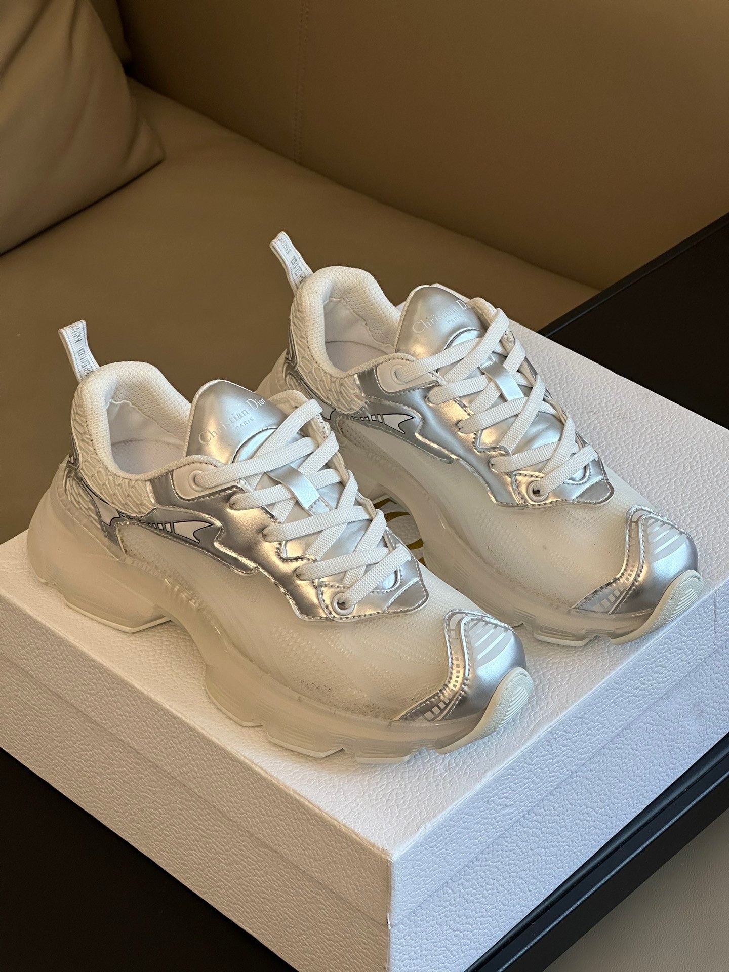 CD VIBE SNEAKERS